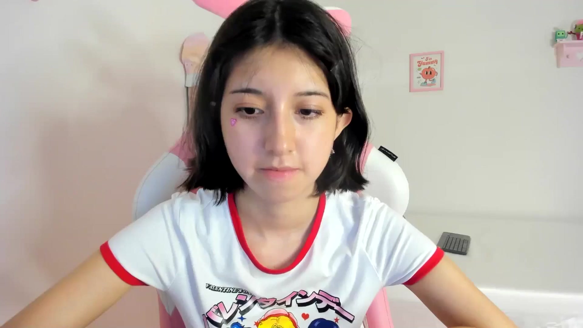 Gallery image thumbnail from Cherrycute666's myfreecams stream on, 07/04/2024, 04:54 image 9 of 20