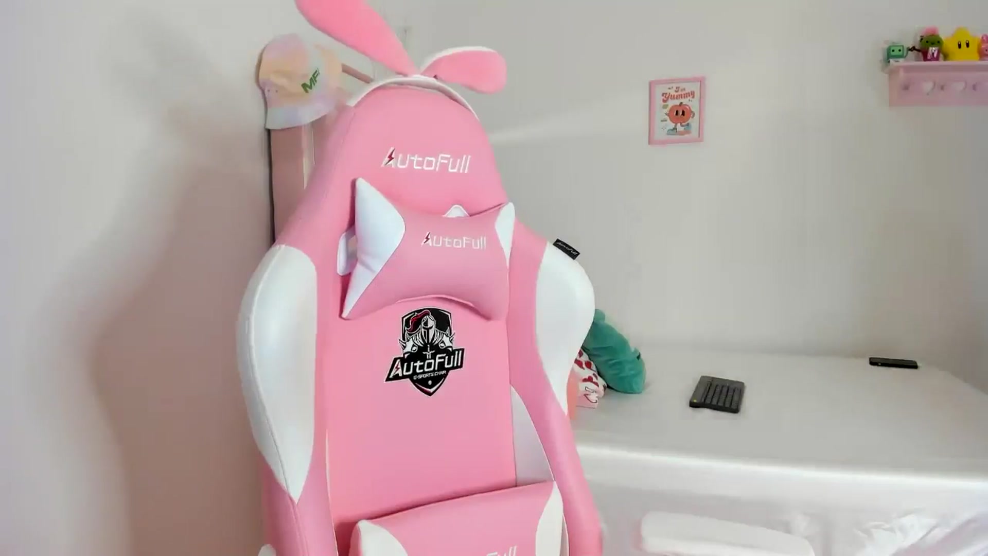 Gallery image thumbnail from Cherrycute666's myfreecams stream on, 07/04/2024, 04:54 image 5 of 20