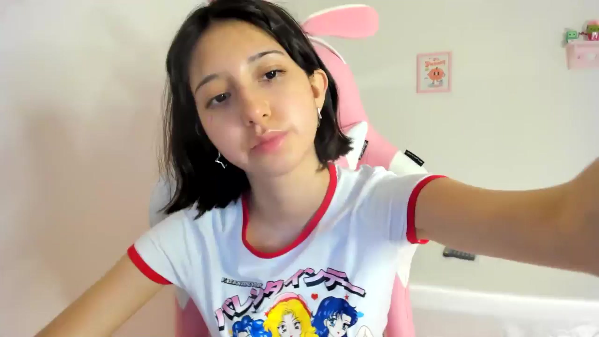 Gallery image thumbnail from Cherrycute666's myfreecams stream on, 07/04/2024, 04:54 image 7 of 20