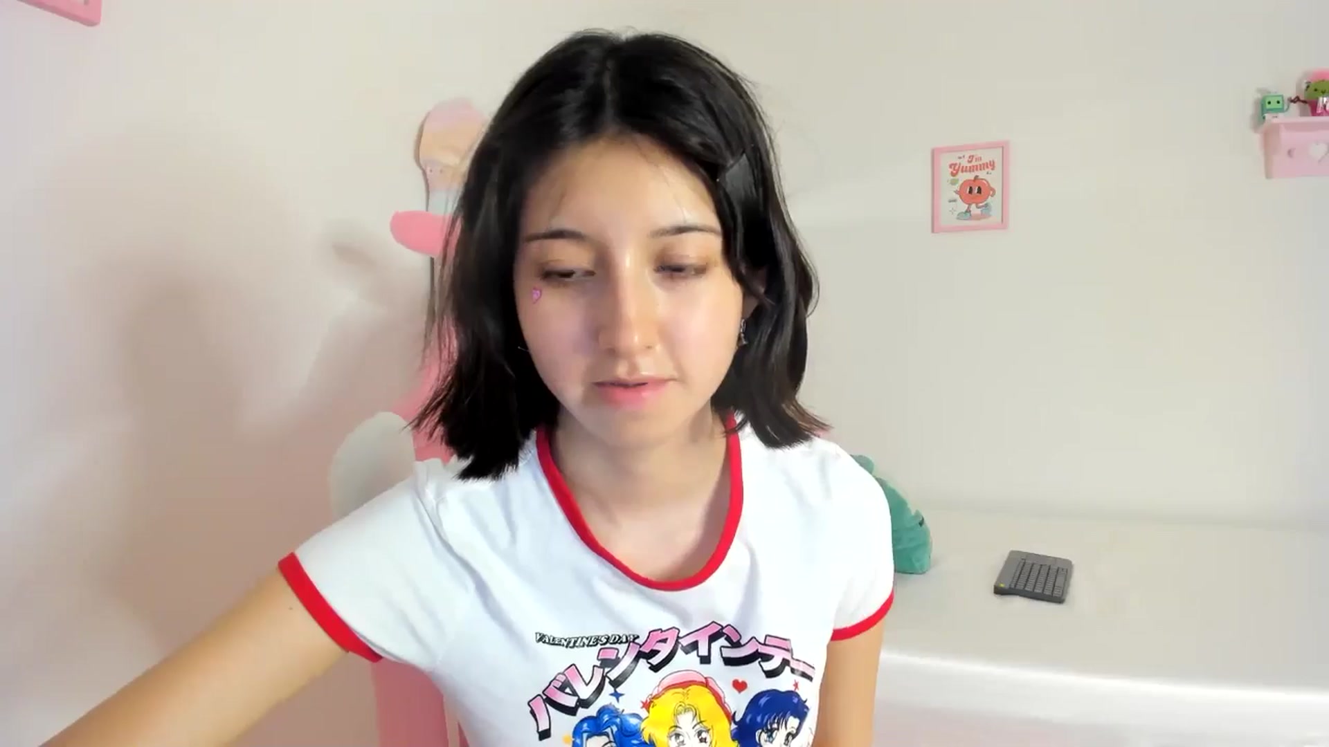 Gallery image thumbnail from Cherrycute666's myfreecams stream on, 07/04/2024, 04:54 image 12 of 20
