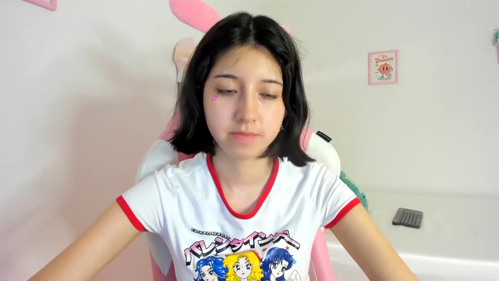 Gallery image thumbnail from Cherrycute666's myfreecams stream on, 07/04/2024, 05:25 image 1 of 20