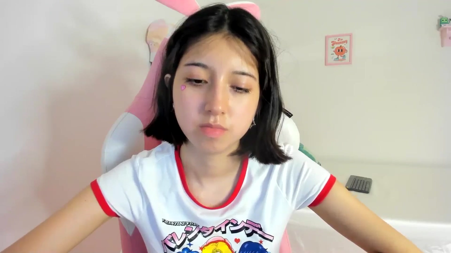 Gallery image thumbnail from Cherrycute666's myfreecams stream on, 07/04/2024, 05:25 image 14 of 20