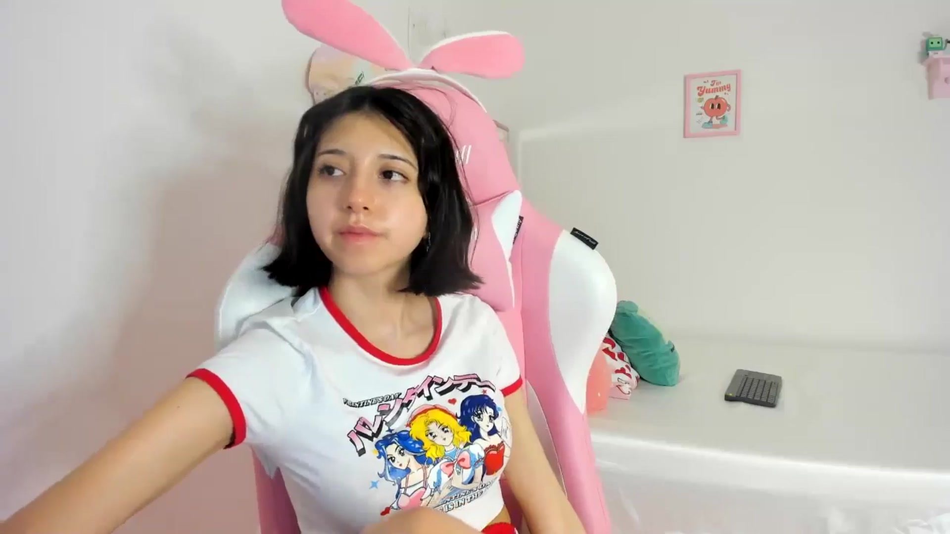 Gallery image thumbnail from Cherrycute666's myfreecams stream on, 07/04/2024, 05:25 image 18 of 20