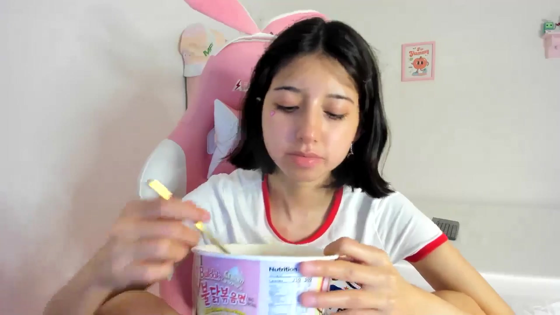 Gallery image thumbnail from Cherrycute666's myfreecams stream on, 07/04/2024, 05:25 image 10 of 20