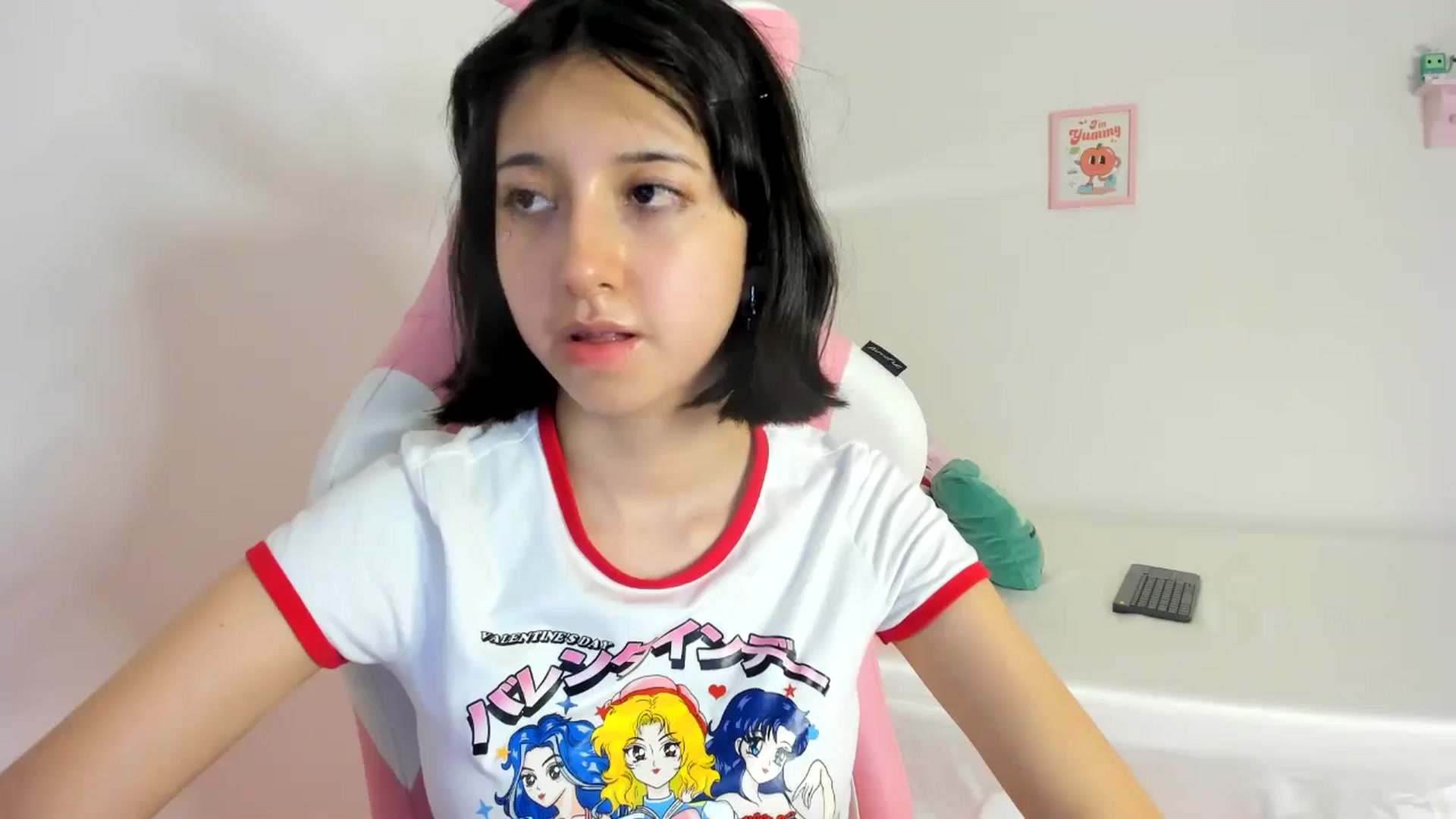 Gallery image thumbnail from Cherrycute666's myfreecams stream on, 07/04/2024, 05:25 image 15 of 20