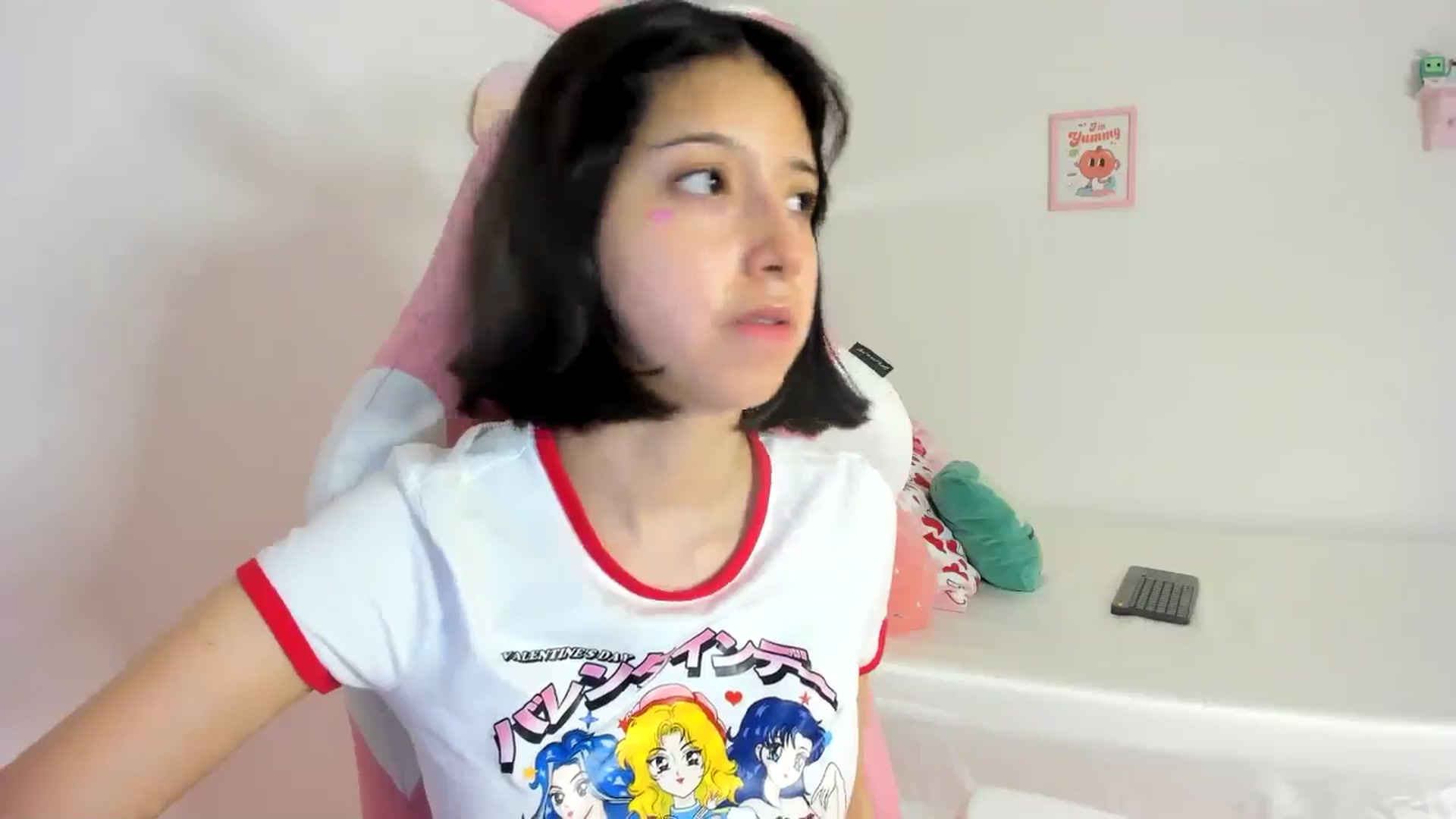 Gallery image thumbnail from Cherrycute666's myfreecams stream on, 07/04/2024, 05:25 image 16 of 20