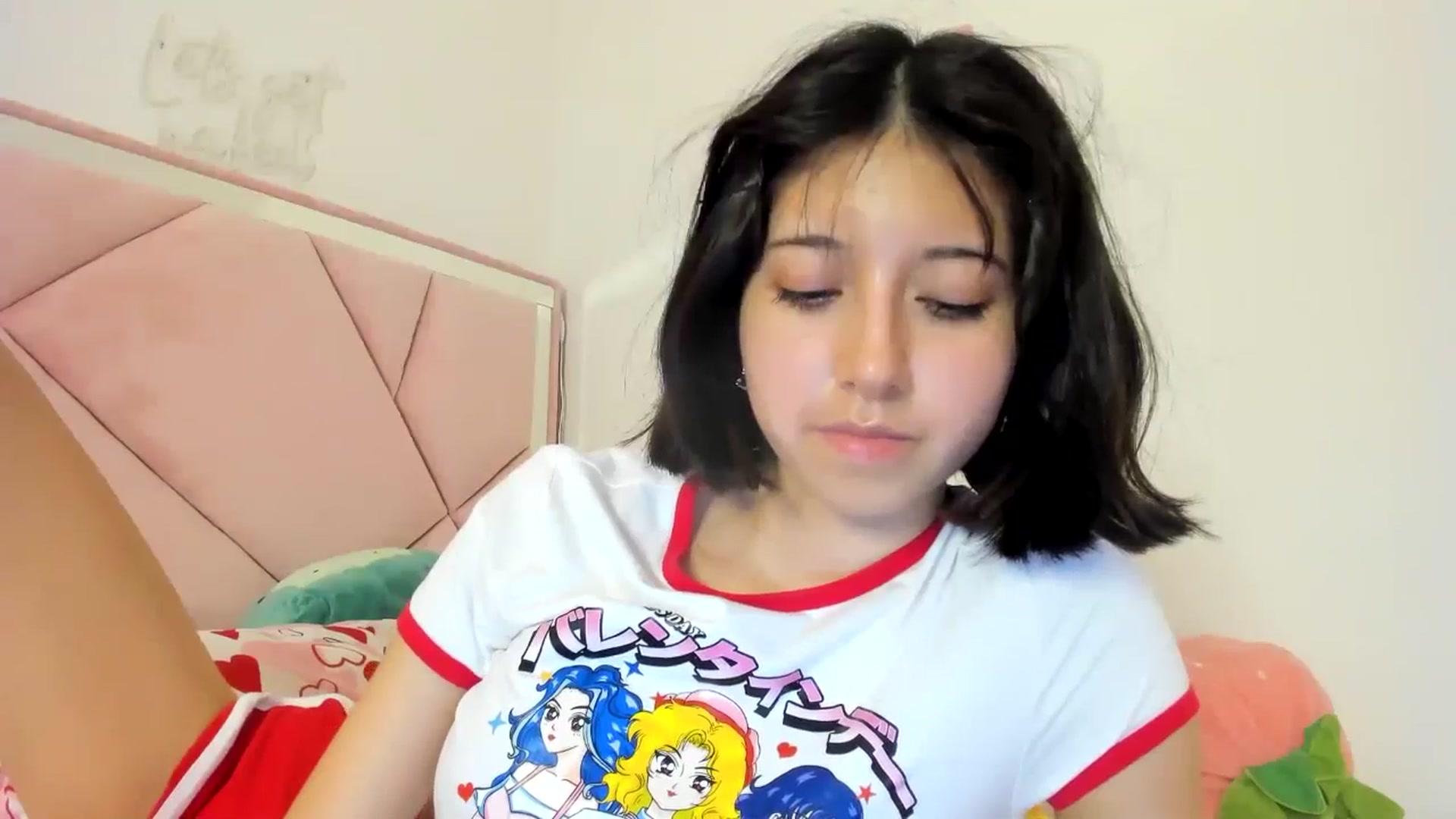 Gallery image thumbnail from Cherrycute666's myfreecams stream on, 07/04/2024, 07:00 image 6 of 20