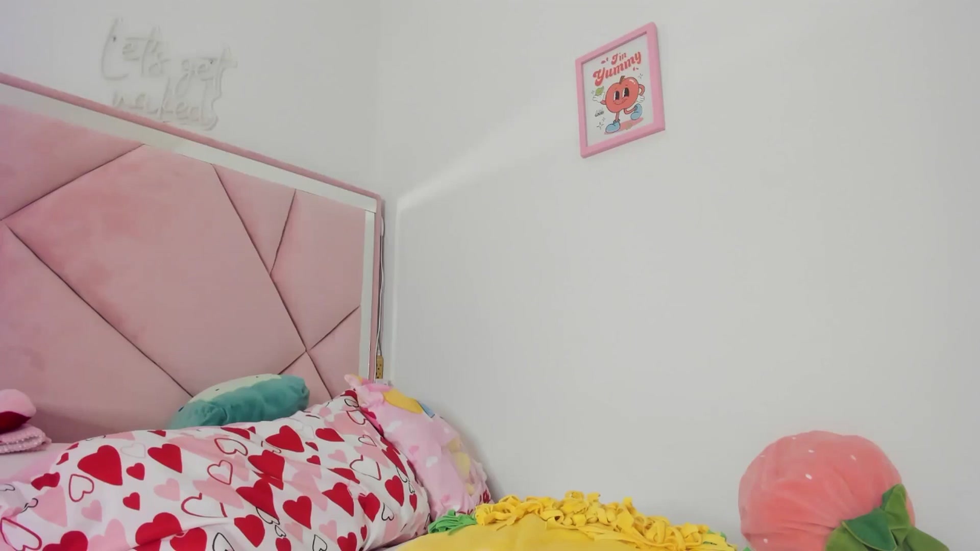 Gallery image thumbnail from Cherrycute666's myfreecams stream on, 07/04/2024, 07:00 image 3 of 20
