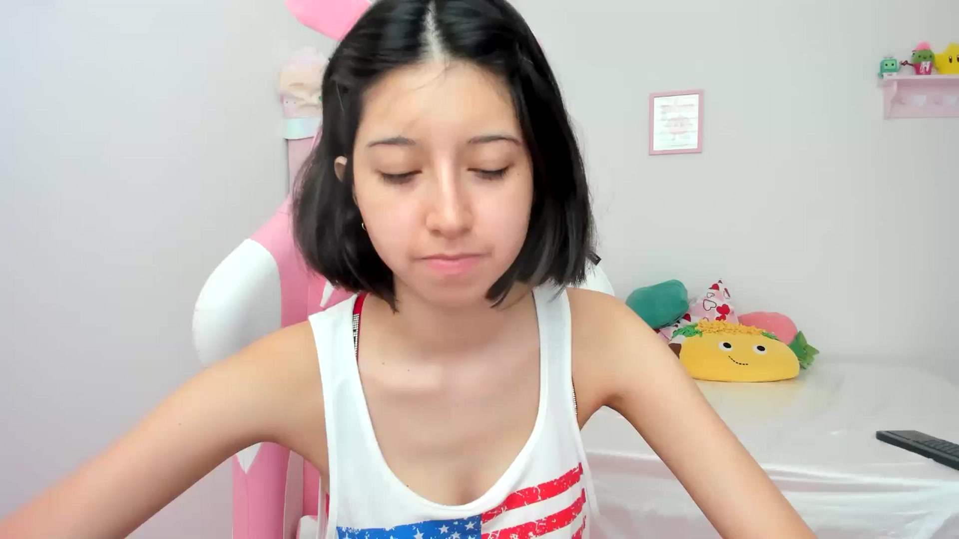 Gallery image thumbnail from Cherrycute666's myfreecams stream on, 07/04/2024, 19:59 image 1 of 20