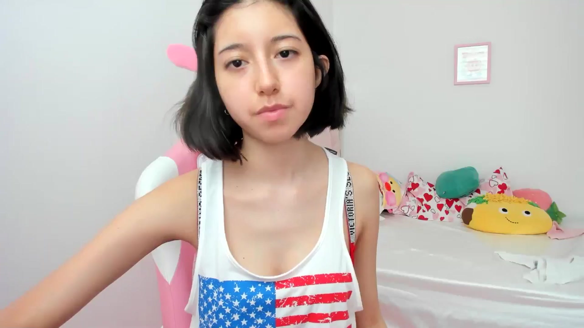 Gallery image thumbnail from Cherrycute666's myfreecams stream on, 07/04/2024, 19:59 image 17 of 20