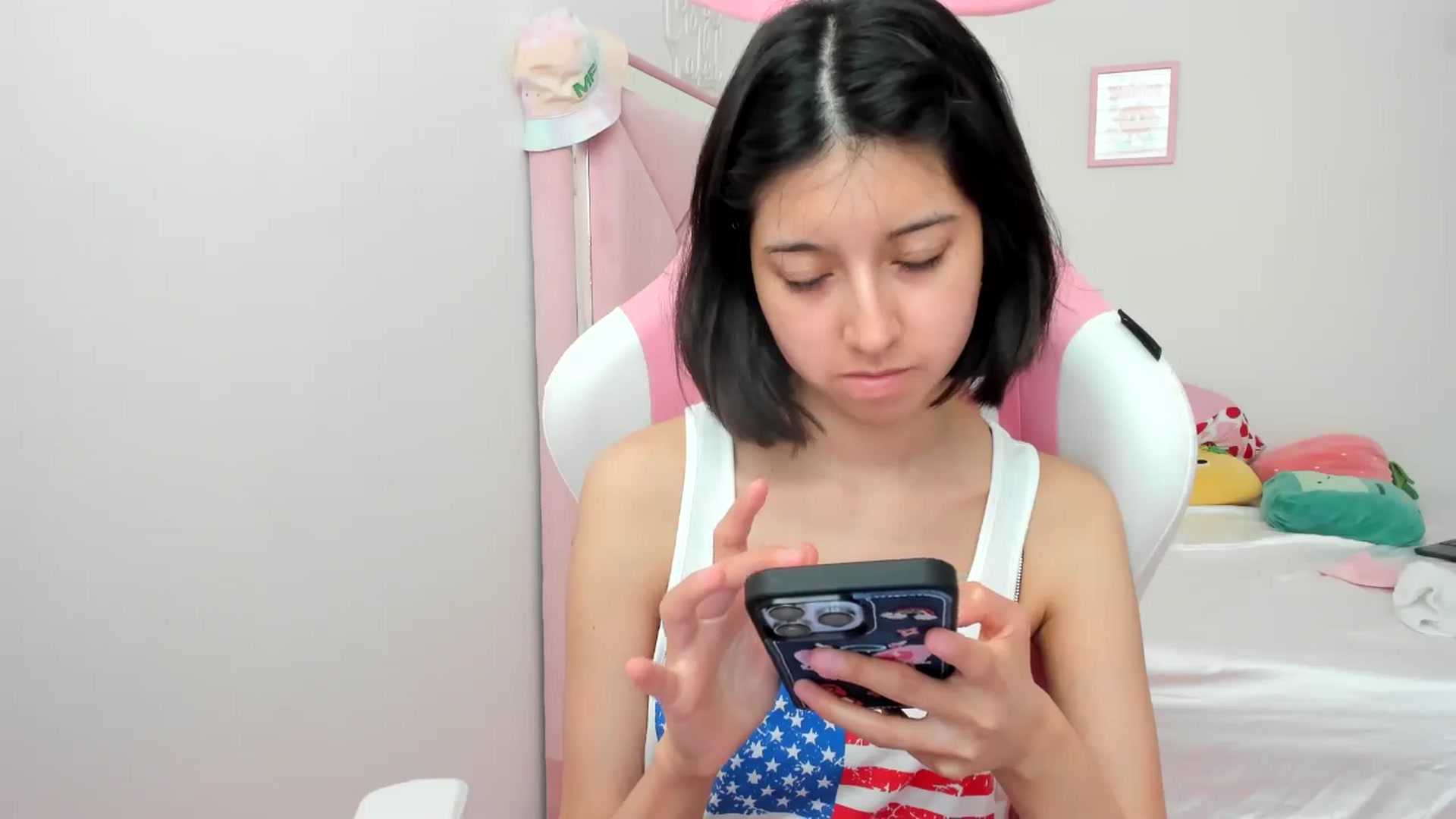 Gallery image thumbnail from Cherrycute666's myfreecams stream on, 07/05/2024, 24:08 image 14 of 20