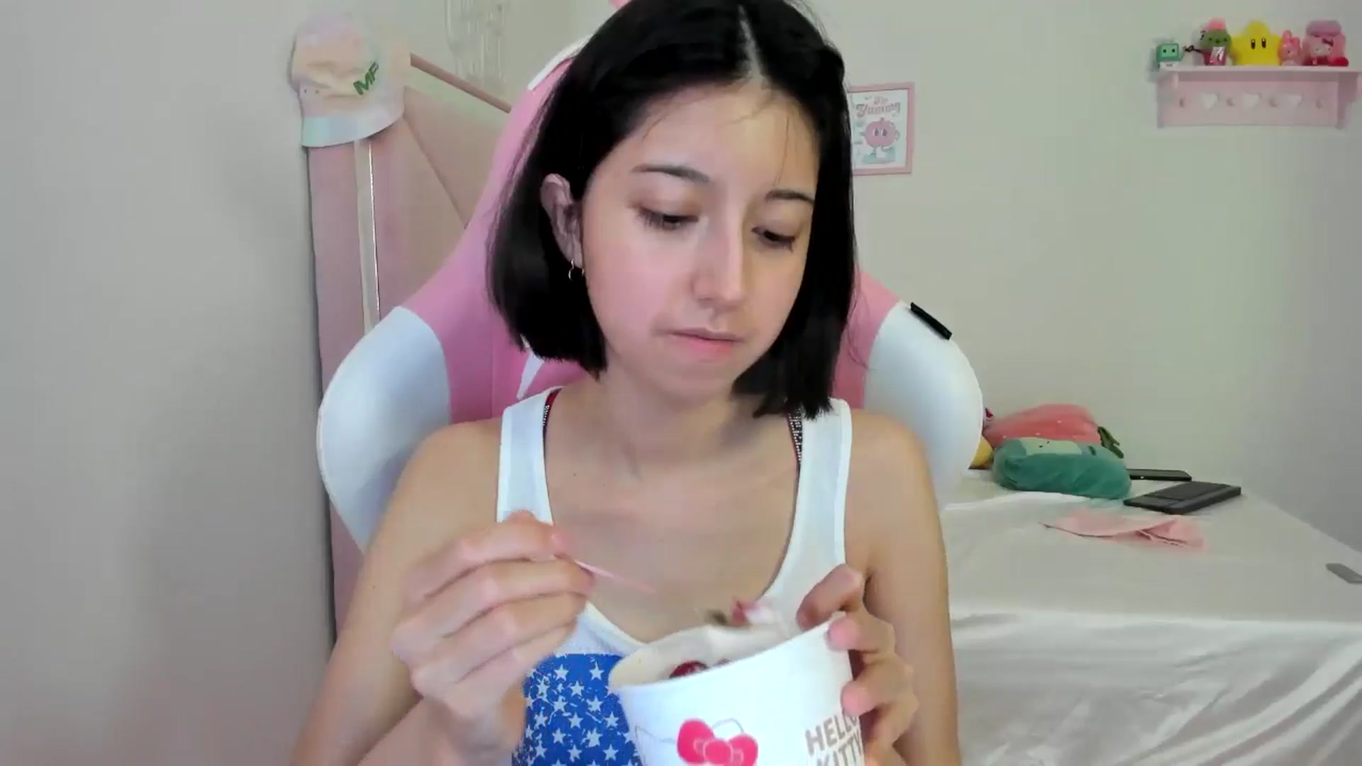 Gallery image thumbnail from Cherrycute666's myfreecams stream on, 07/05/2024, 24:28 image 10 of 20