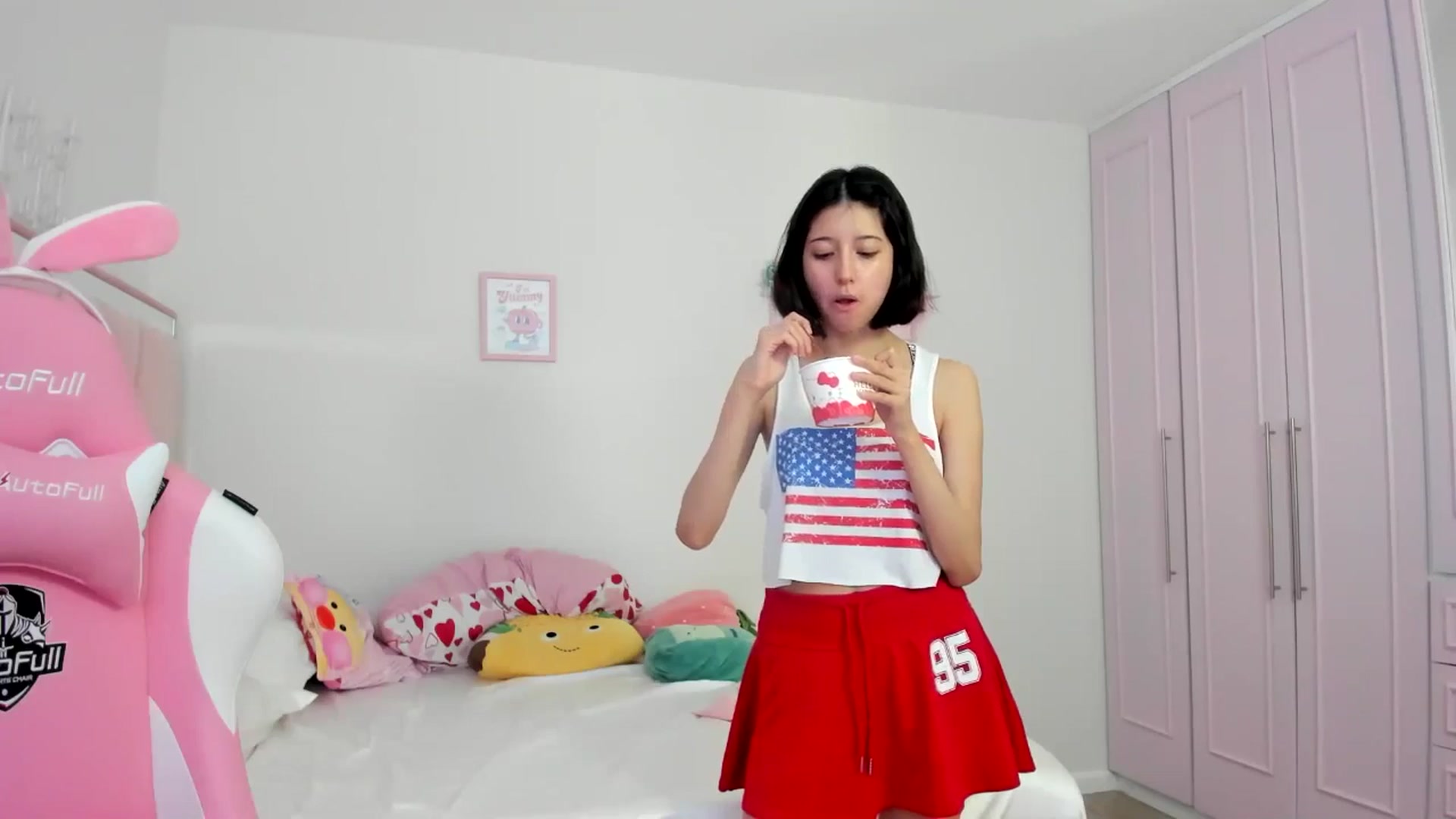 Gallery image thumbnail from Cherrycute666's myfreecams stream on, 07/05/2024, 24:28 image 7 of 20