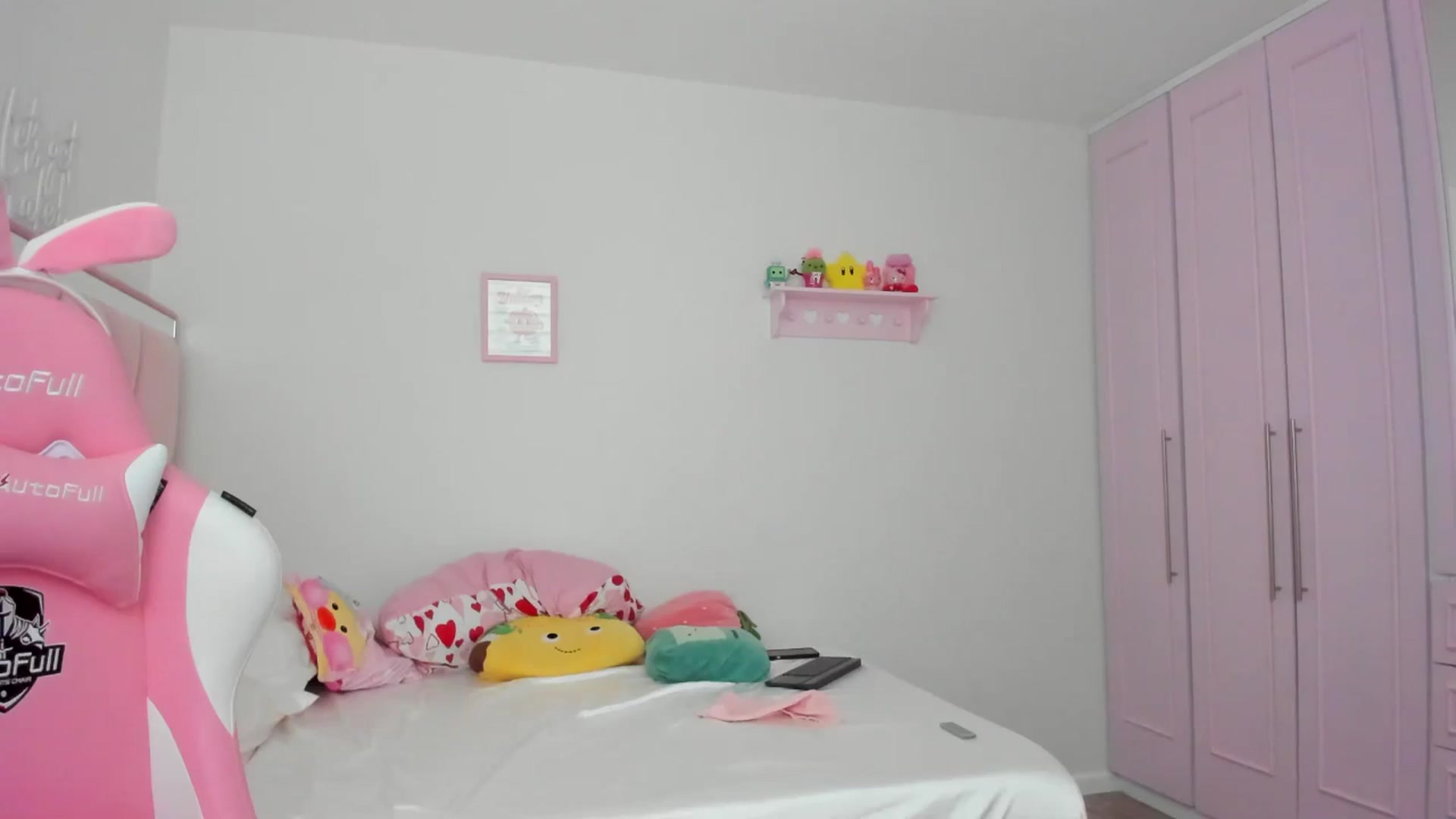Gallery image thumbnail from Cherrycute666's myfreecams stream on, 07/05/2024, 24:28 image 5 of 20