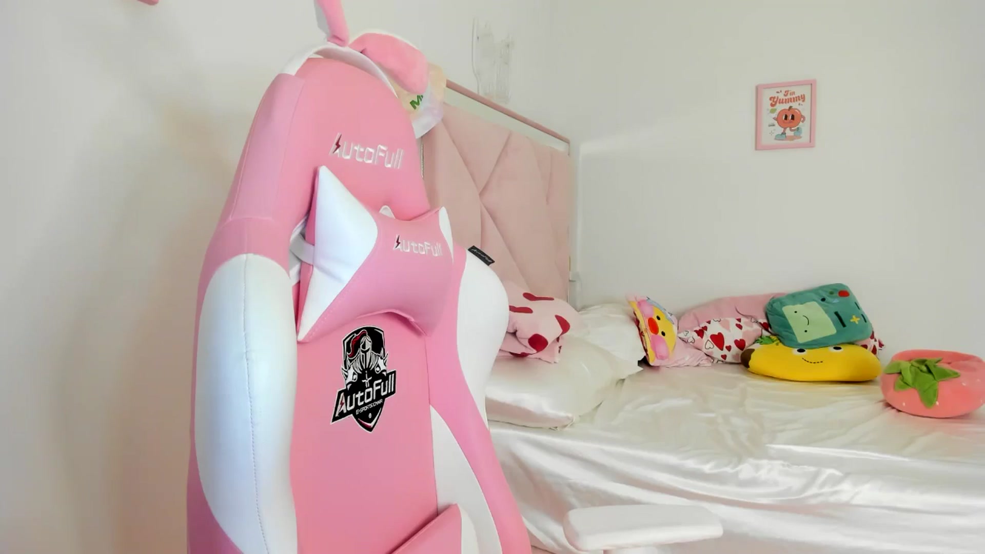 Gallery image thumbnail from Cherrycute666's myfreecams stream on, 07/05/2024, 06:32 image 20 of 20