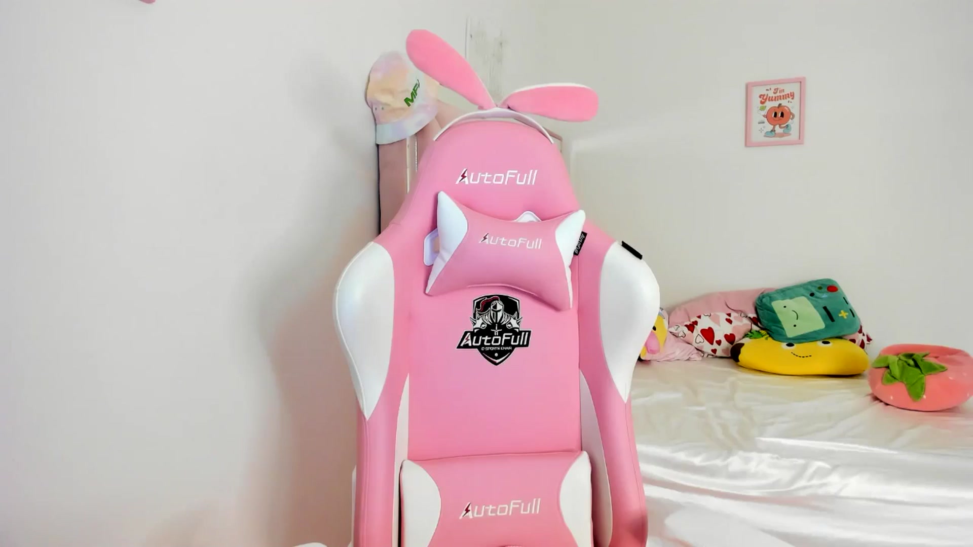 Gallery image thumbnail from Cherrycute666's myfreecams stream on, 07/05/2024, 07:24 image 5 of 20