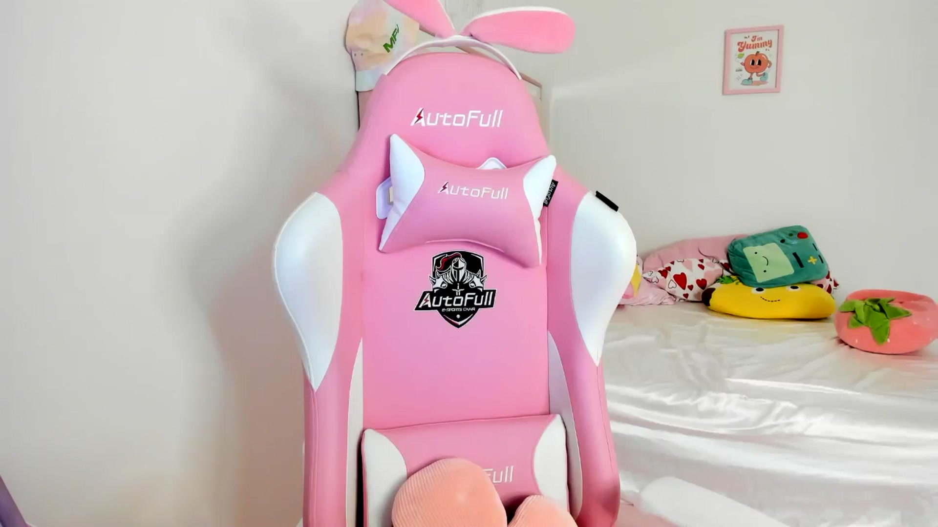 Gallery image thumbnail from Cherrycute666's myfreecams stream on, 07/05/2024, 08:09 image 16 of 20