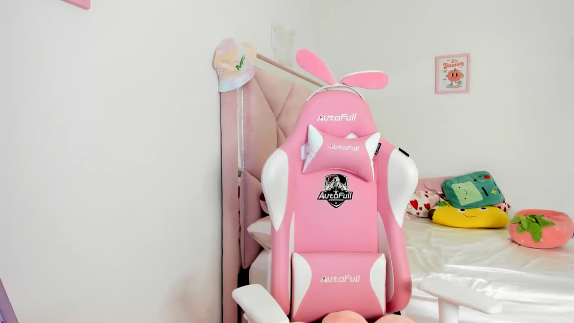 Gallery image thumbnail from Cherrycute666's myfreecams stream on, 07/05/2024, 08:09 image 11 of 20