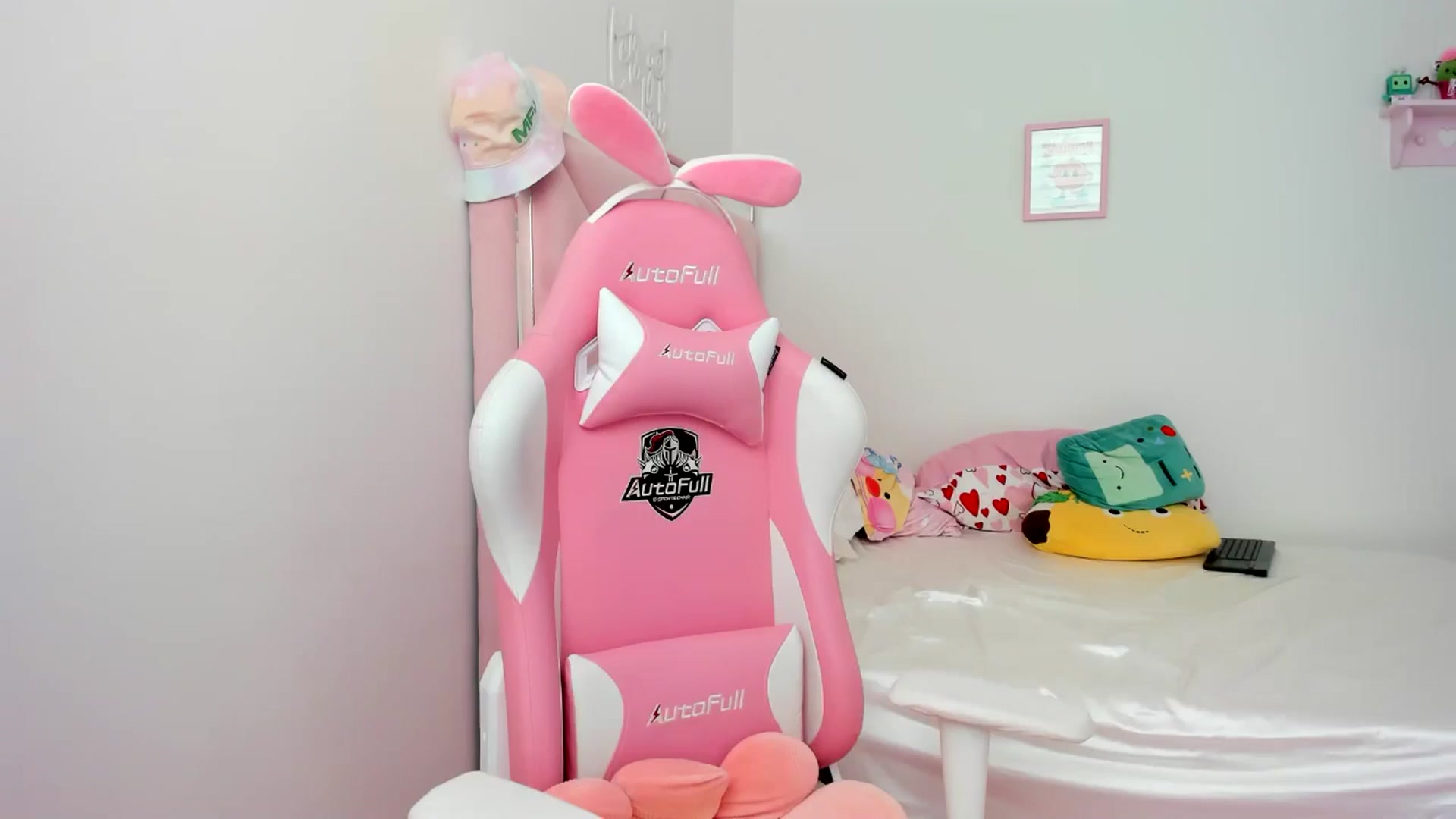 Gallery image thumbnail from Cherrycute666's myfreecams stream on, 07/05/2024, 22:58 image 15 of 20