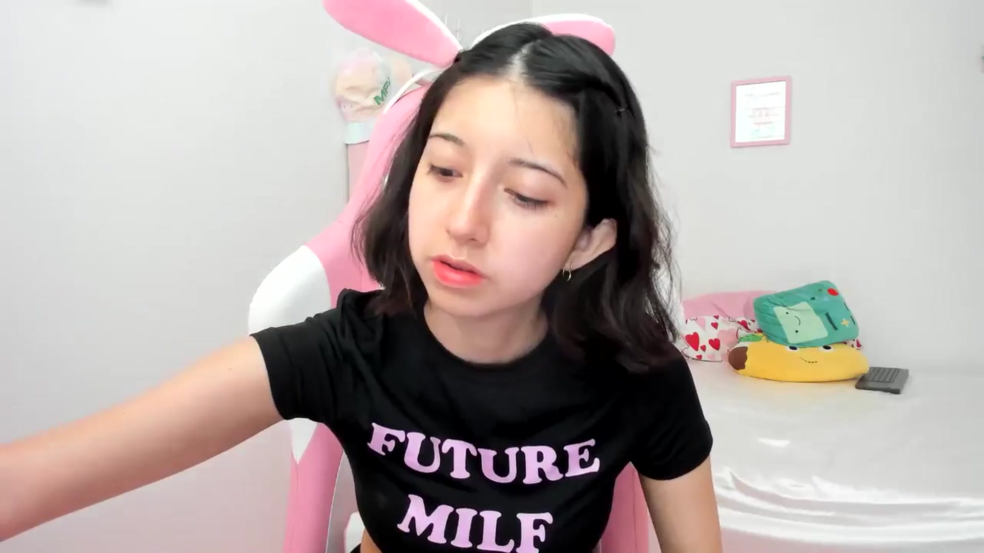 Gallery image thumbnail from Cherrycute666's myfreecams stream on, 07/05/2024, 23:40 image 6 of 20