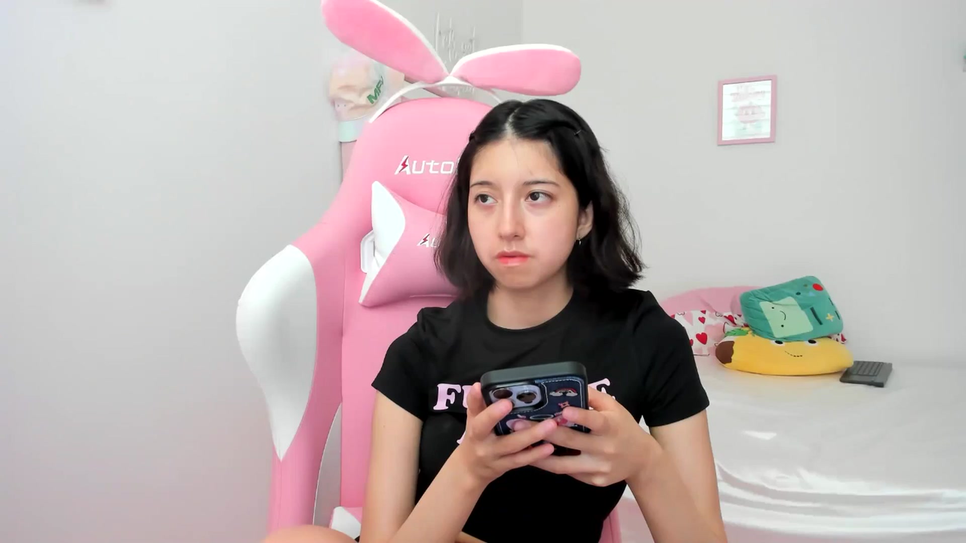 Gallery image thumbnail from Cherrycute666's myfreecams stream on, 07/05/2024, 23:40 image 9 of 20