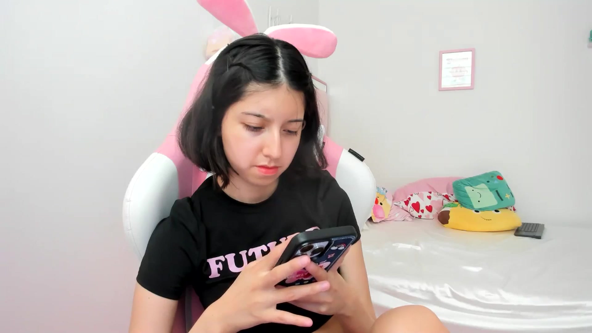 Gallery image thumbnail from Cherrycute666's myfreecams stream on, 07/05/2024, 23:40 image 4 of 20