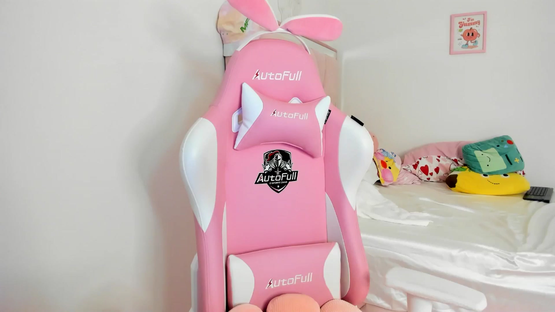 Gallery image thumbnail from Cherrycute666's myfreecams stream on, 07/06/2024, 05:24 image 9 of 20