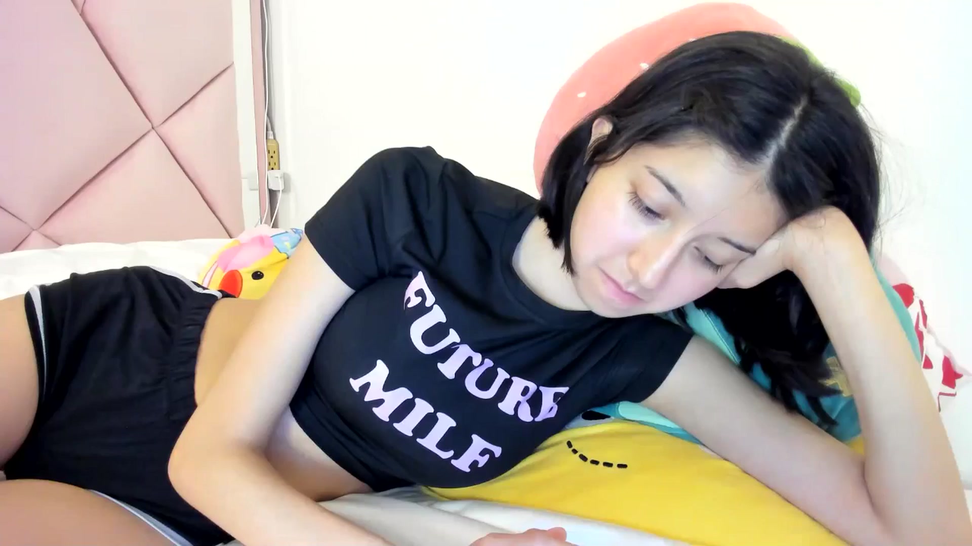 Gallery image thumbnail from Cherrycute666's myfreecams stream on, 07/06/2024, 07:12 image 11 of 20