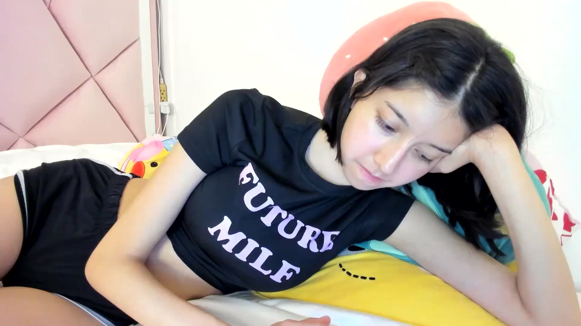 Gallery image thumbnail from Cherrycute666's myfreecams stream on, 07/06/2024, 07:12 image 12 of 20