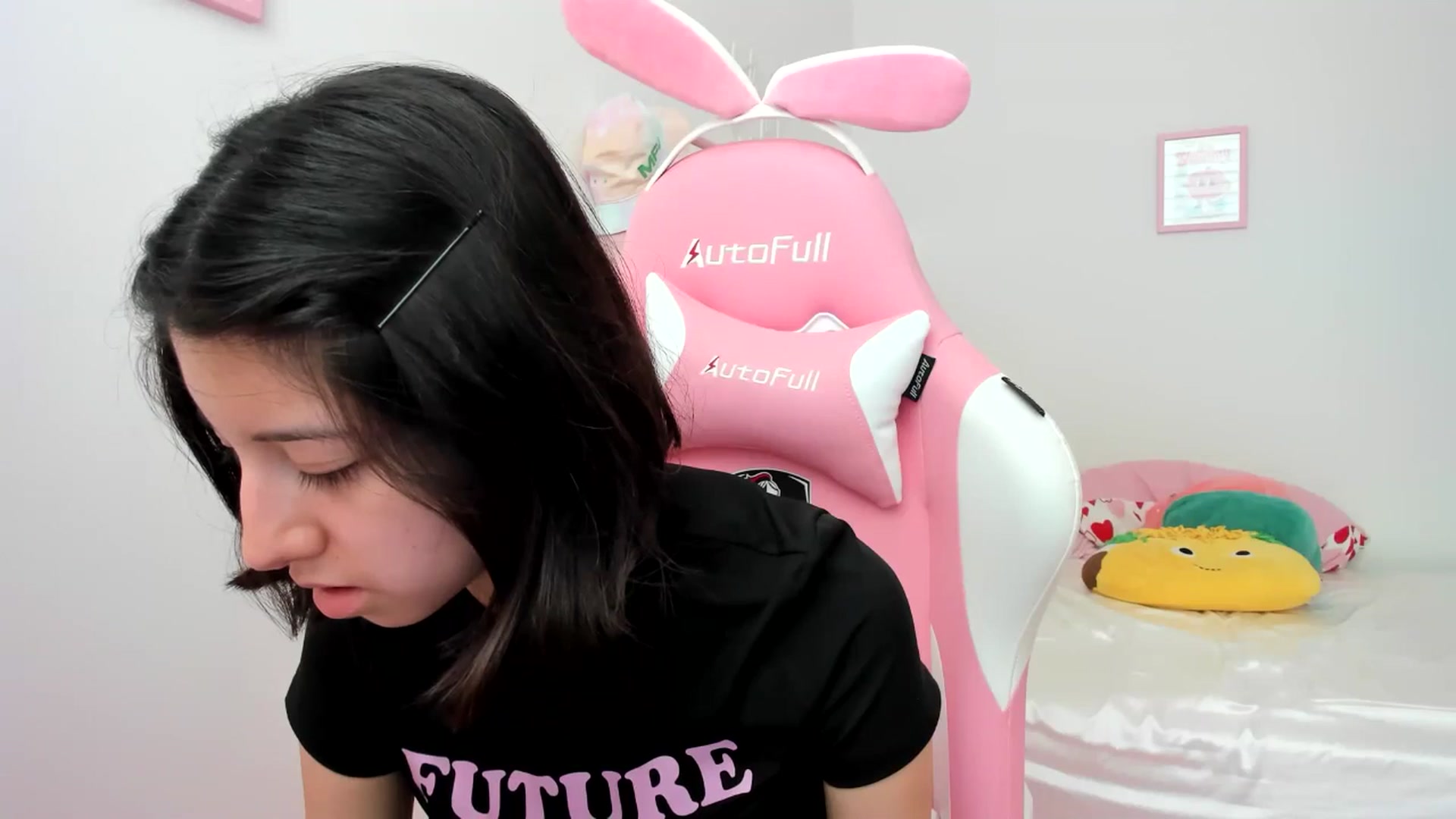 Gallery image thumbnail from Cherrycute666's myfreecams stream on, 07/06/2024, 17:11 image 14 of 20
