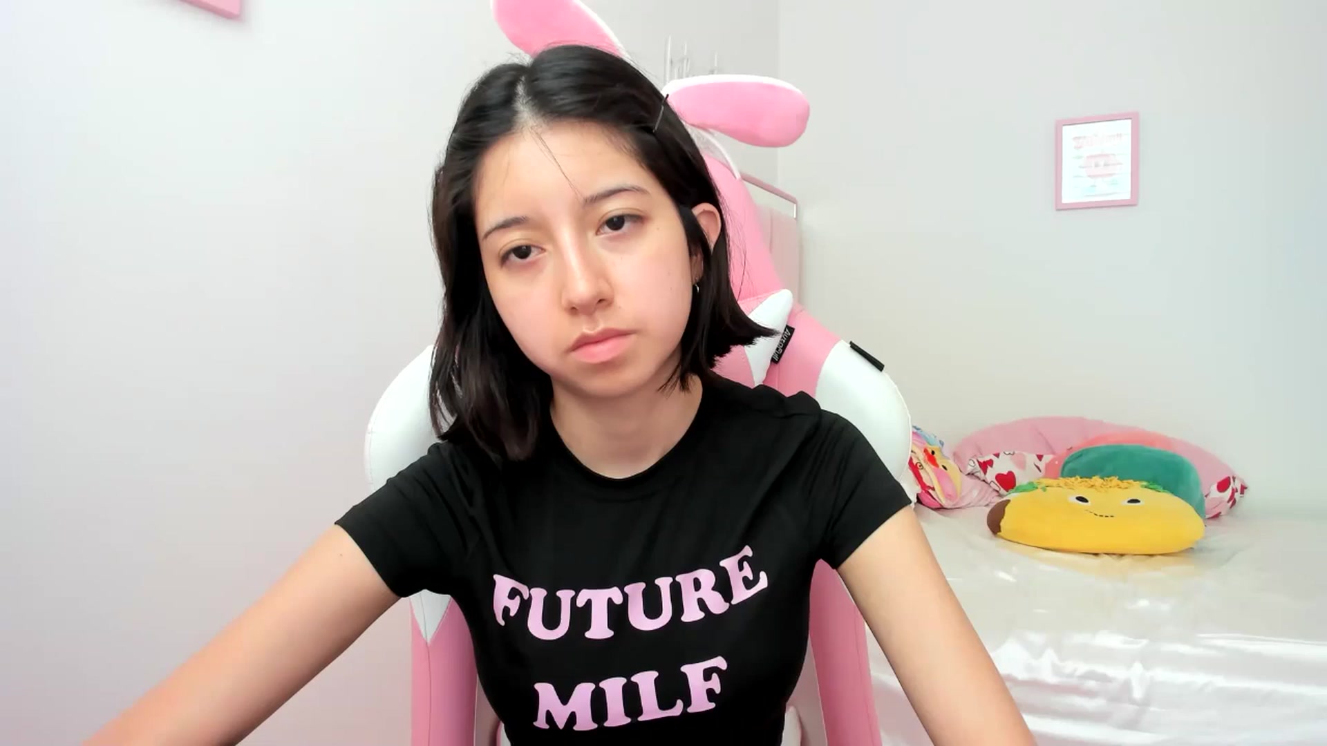 Gallery image thumbnail from Cherrycute666's myfreecams stream on, 07/06/2024, 17:11 image 6 of 20