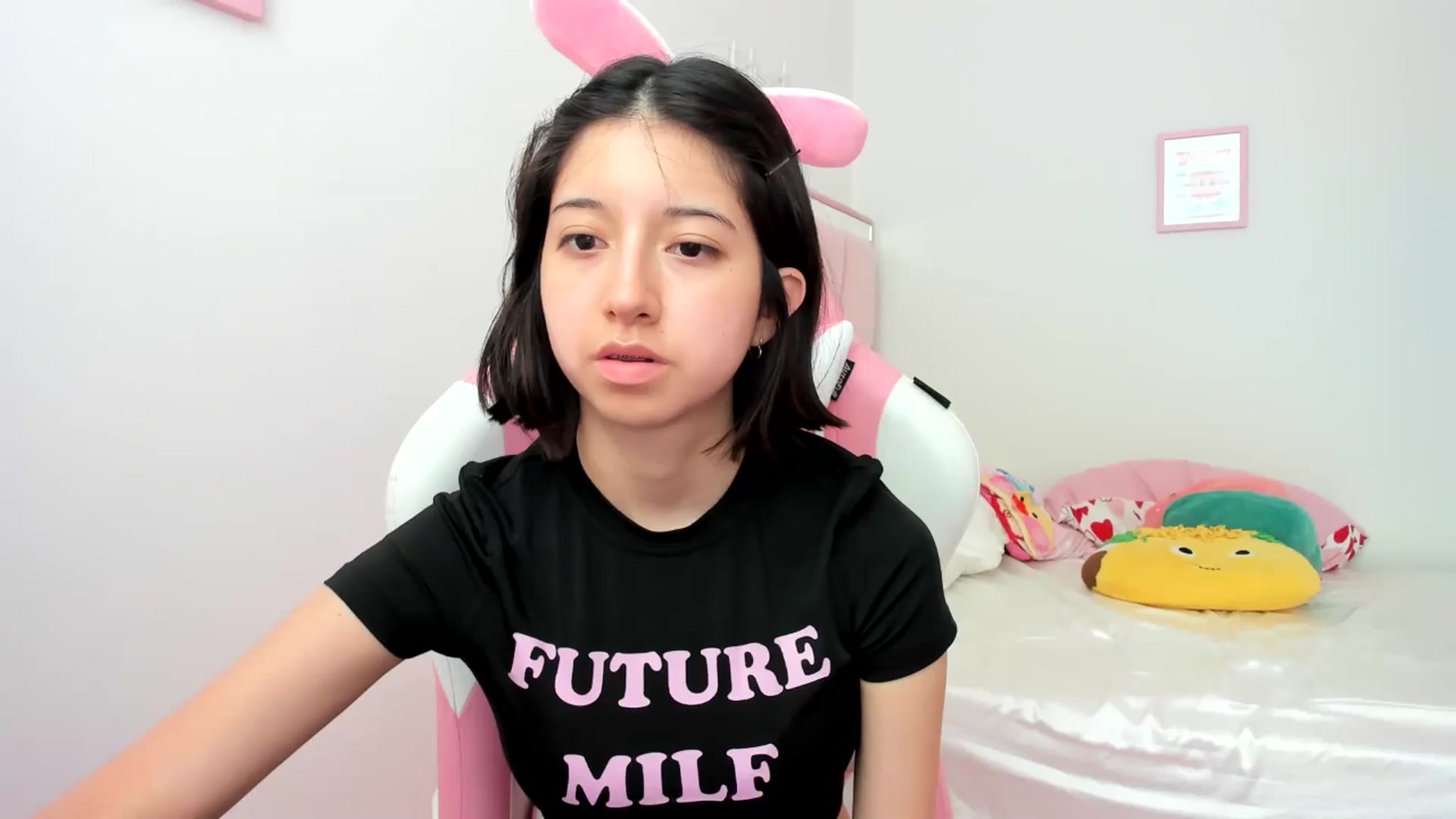 Gallery image thumbnail from Cherrycute666's myfreecams stream on, 07/06/2024, 17:11 image 2 of 20