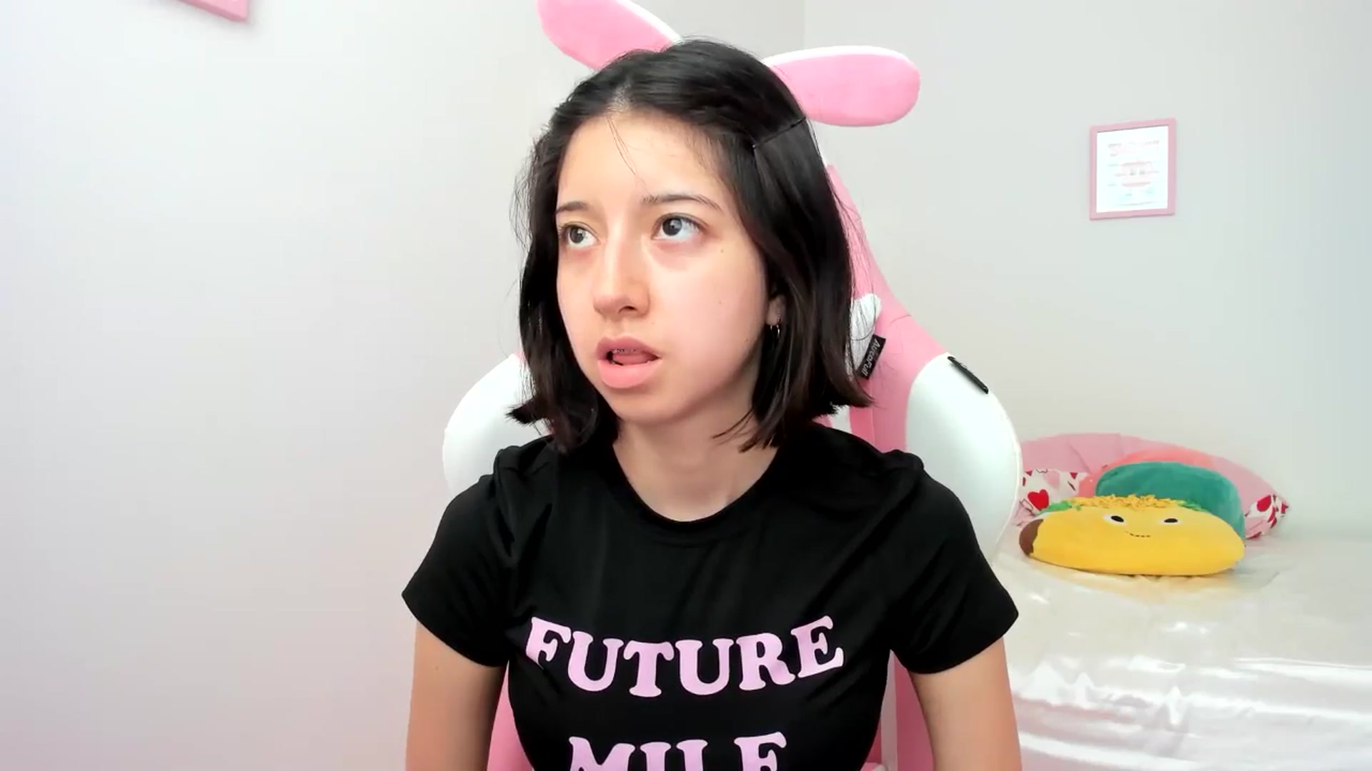 Gallery image thumbnail from Cherrycute666's myfreecams stream on, 07/06/2024, 17:11 image 13 of 20