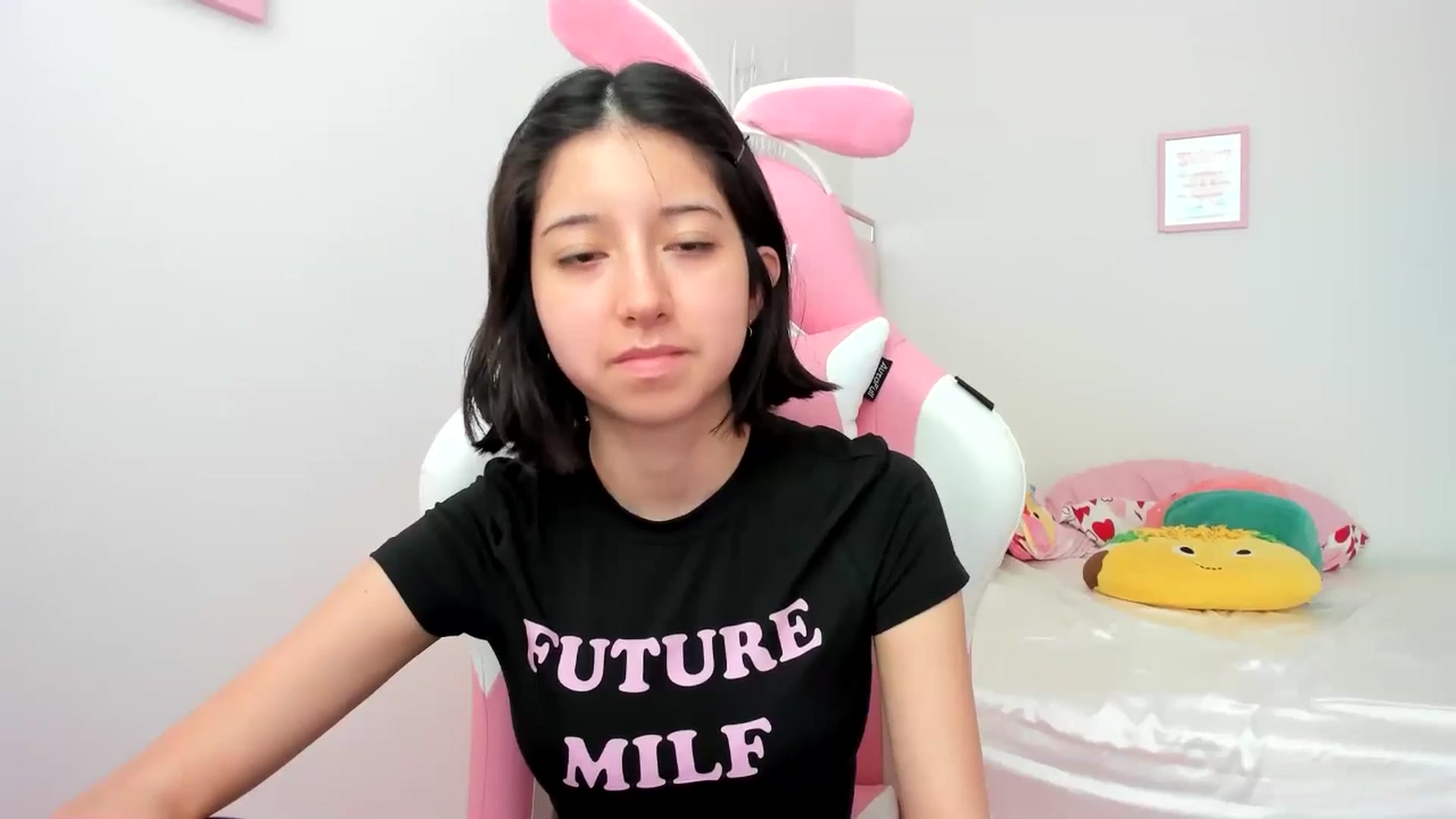 Gallery image thumbnail from Cherrycute666's myfreecams stream on, 07/06/2024, 17:11 image 9 of 20