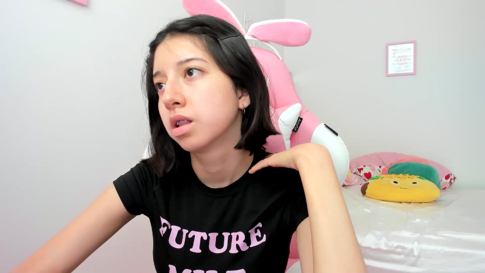 Gallery image thumbnail from Cherrycute666's myfreecams stream on, 07/06/2024, 17:11 image 19 of 20