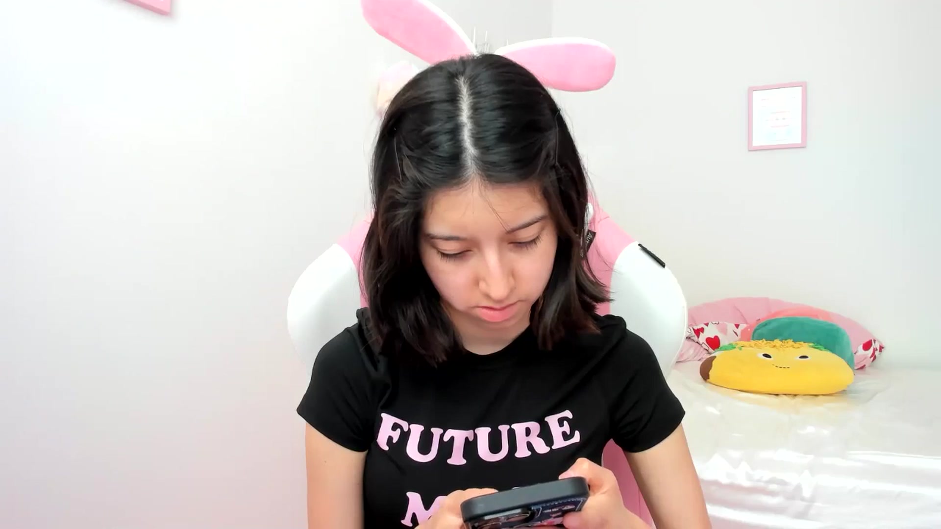 Gallery image thumbnail from Cherrycute666's myfreecams stream on, 07/06/2024, 17:11 image 18 of 20