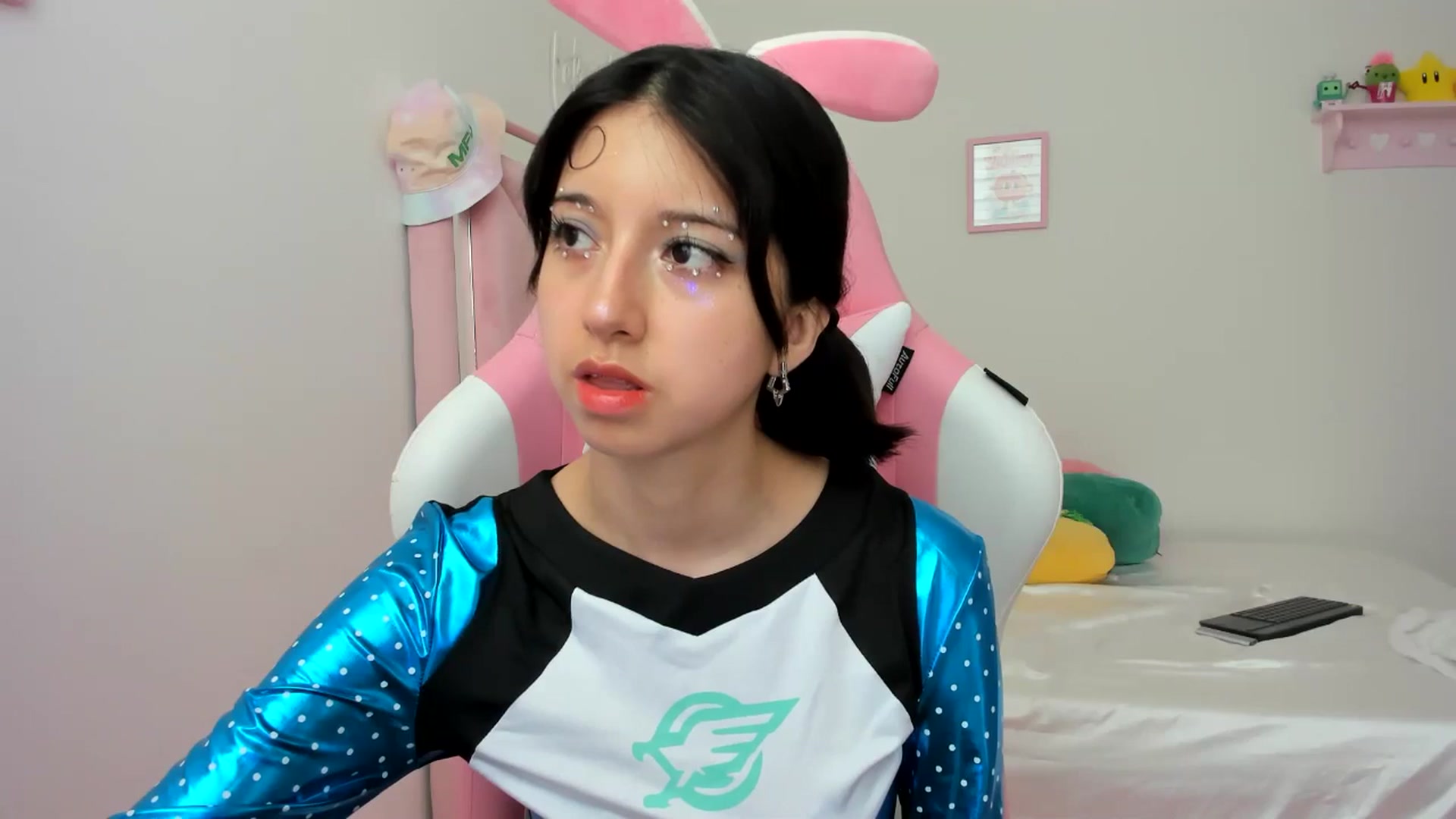 Gallery image thumbnail from Cherrycute666's myfreecams stream on, 07/06/2024, 21:46 image 7 of 20