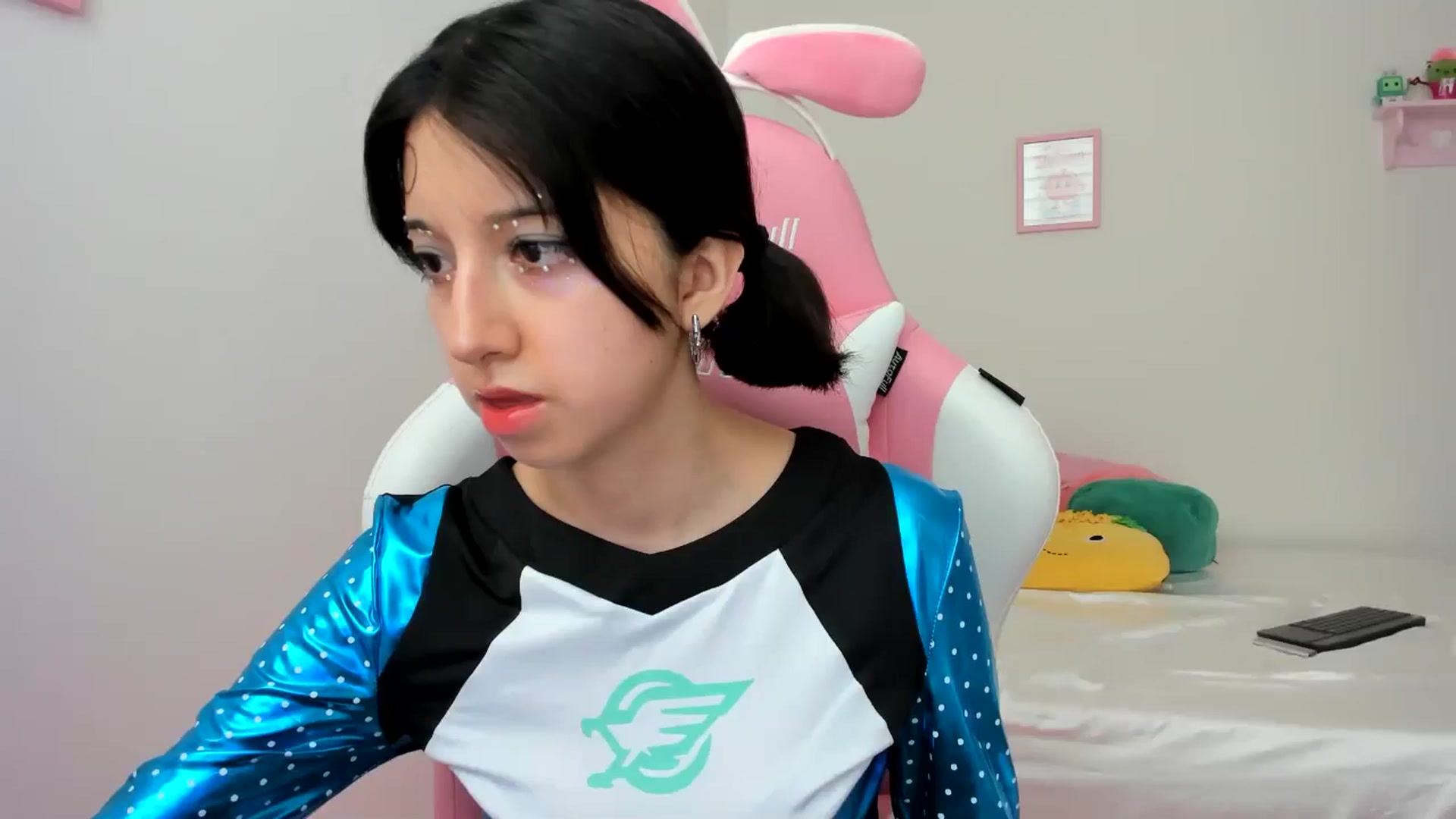 Gallery image thumbnail from Cherrycute666's myfreecams stream on, 07/06/2024, 21:46 image 18 of 20