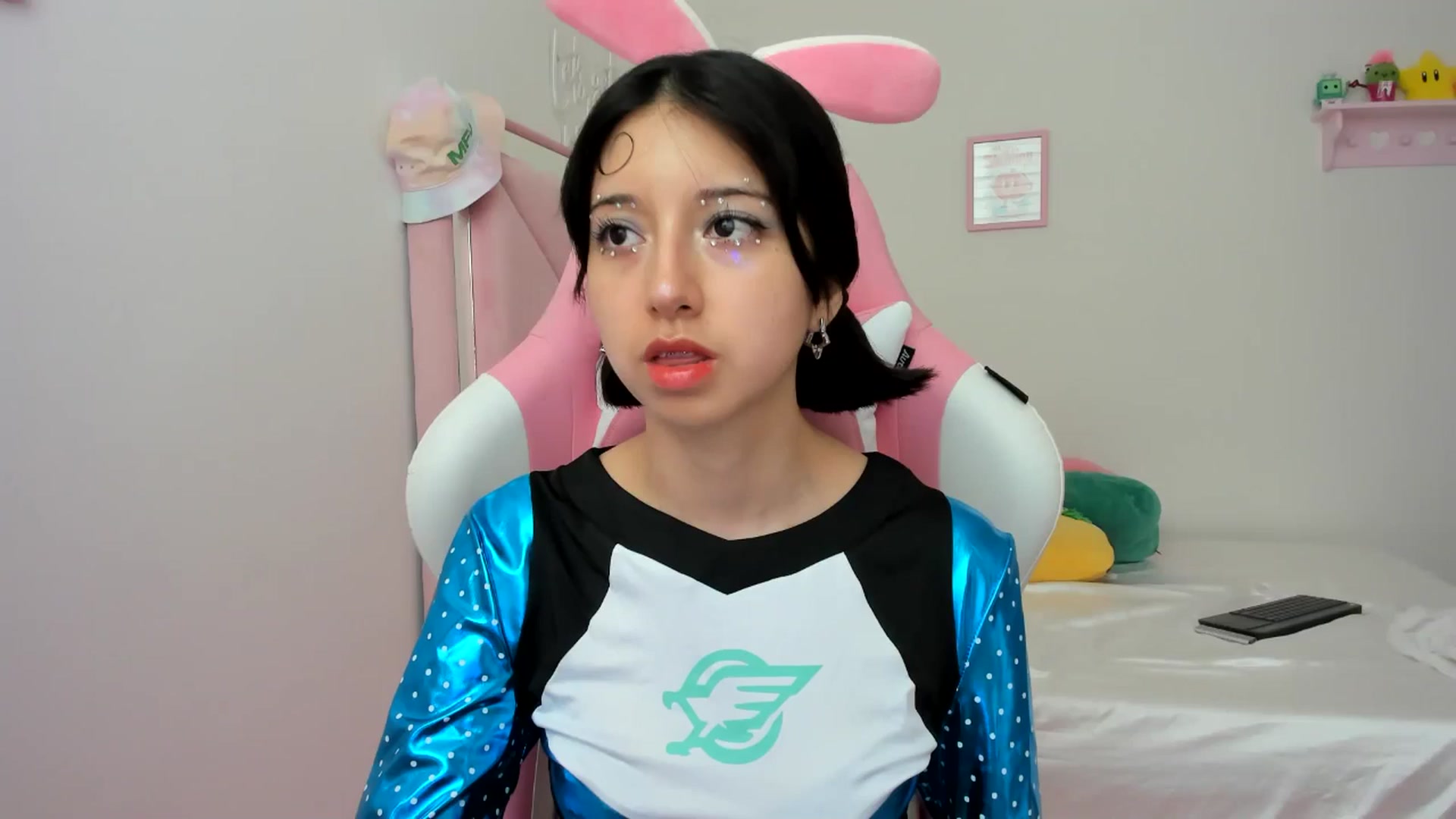 Gallery image thumbnail from Cherrycute666's myfreecams stream on, 07/06/2024, 21:46 image 1 of 20