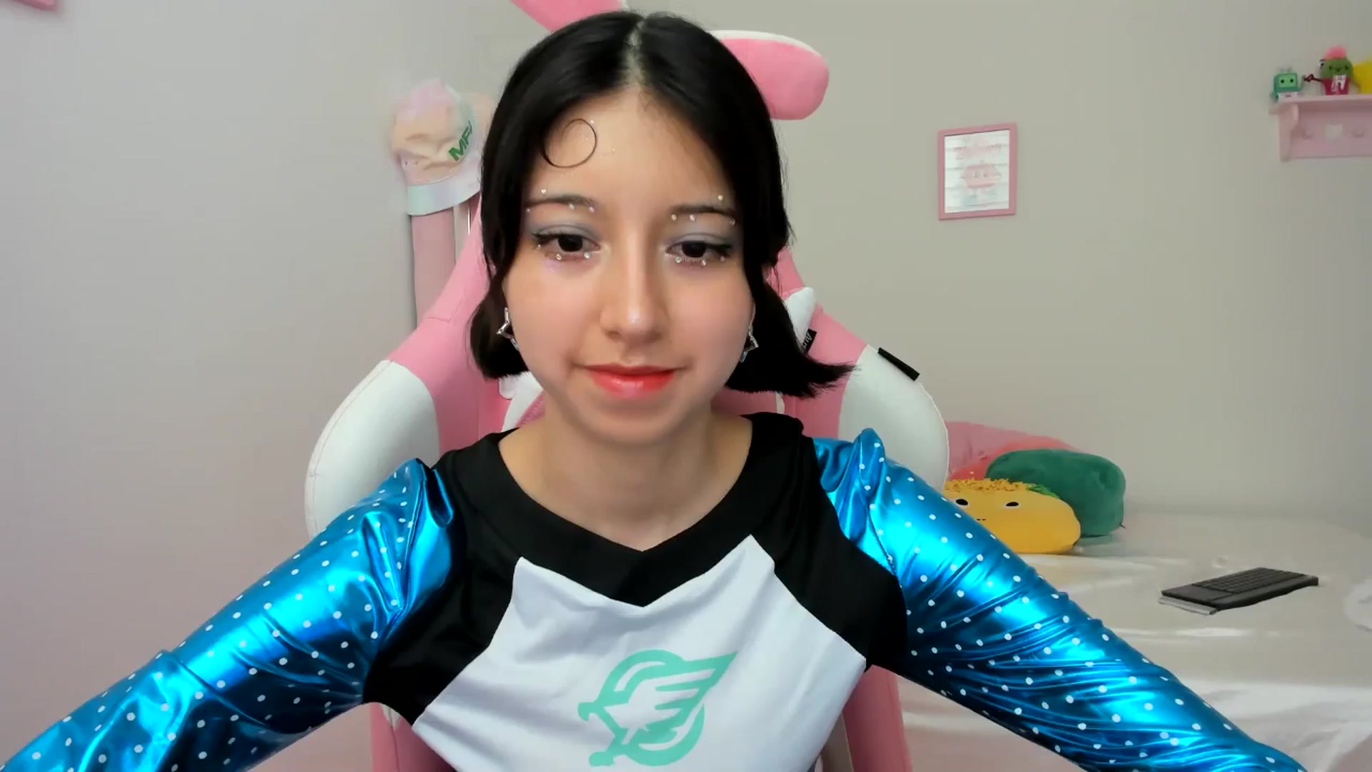 Gallery image thumbnail from Cherrycute666's myfreecams stream on, 07/06/2024, 21:46 image 11 of 20