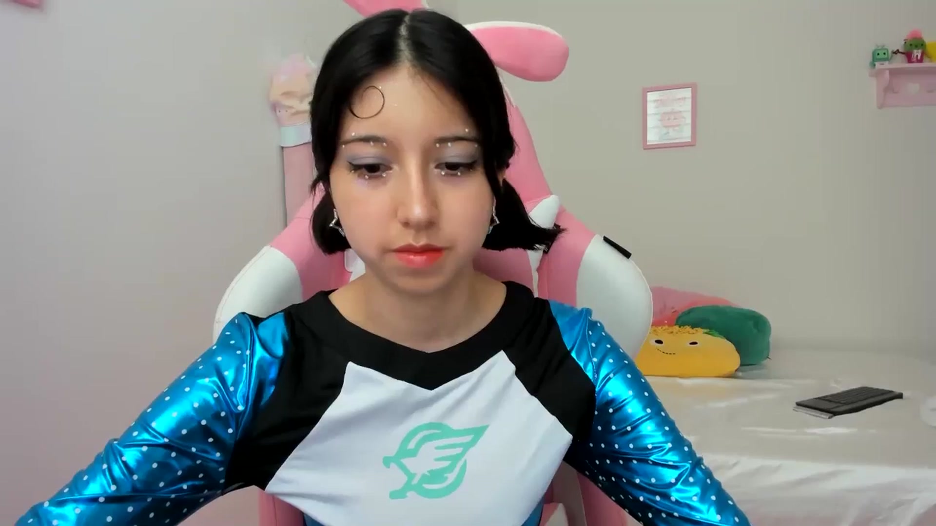 Gallery image thumbnail from Cherrycute666's myfreecams stream on, 07/06/2024, 21:46 image 15 of 20