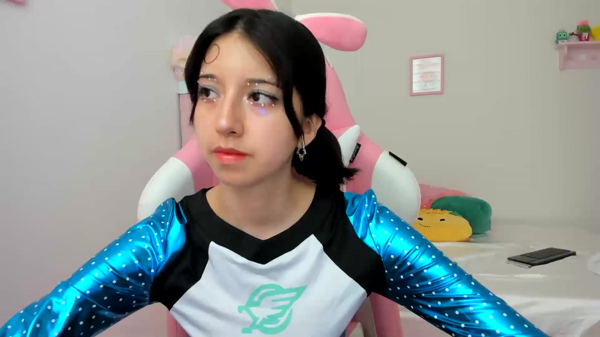 Gallery image thumbnail from Cherrycute666's myfreecams stream on, 07/06/2024, 21:46 image 10 of 20