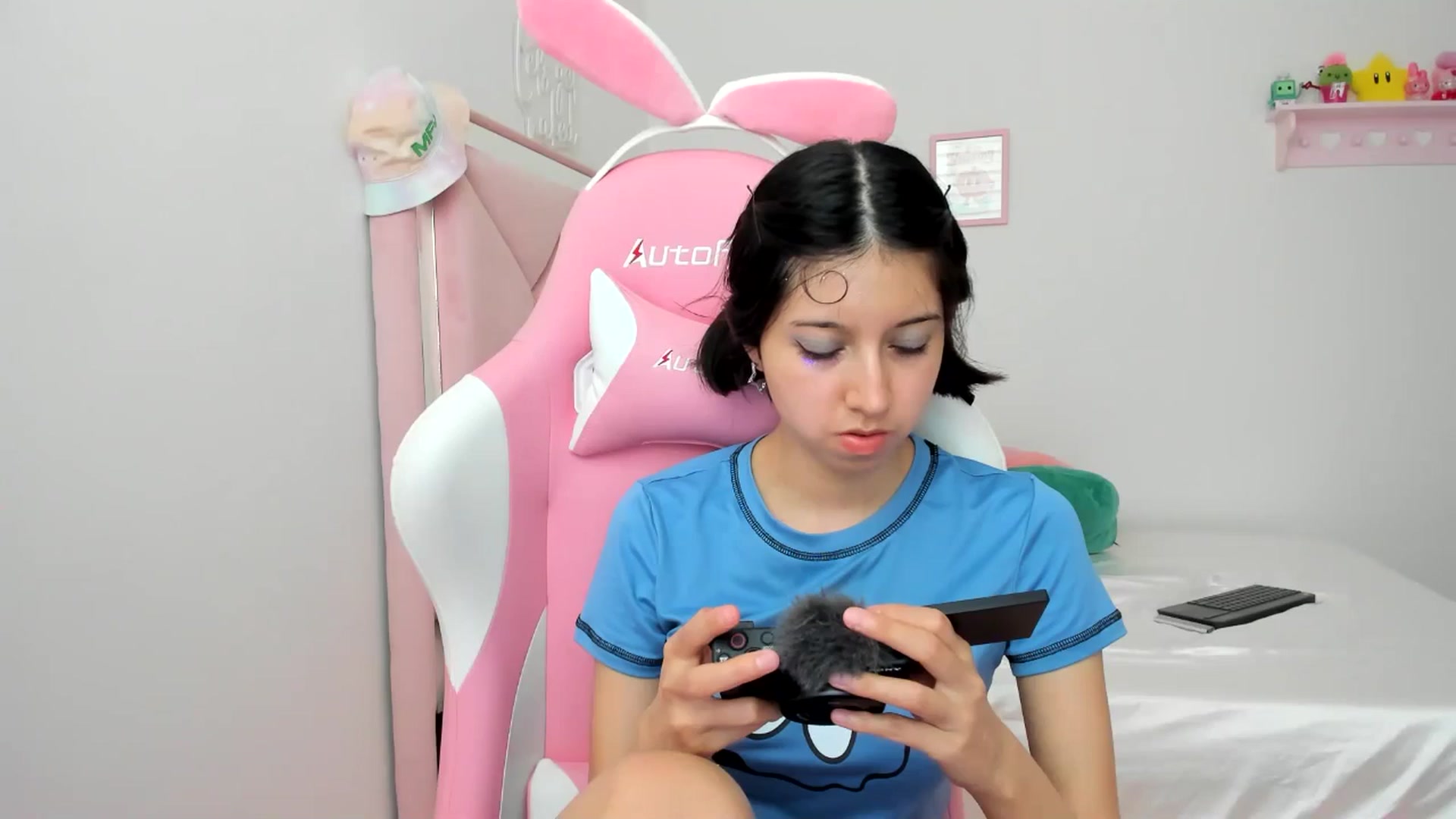 Gallery image thumbnail from Cherrycute666's myfreecams stream on, 07/06/2024, 23:33 image 8 of 20