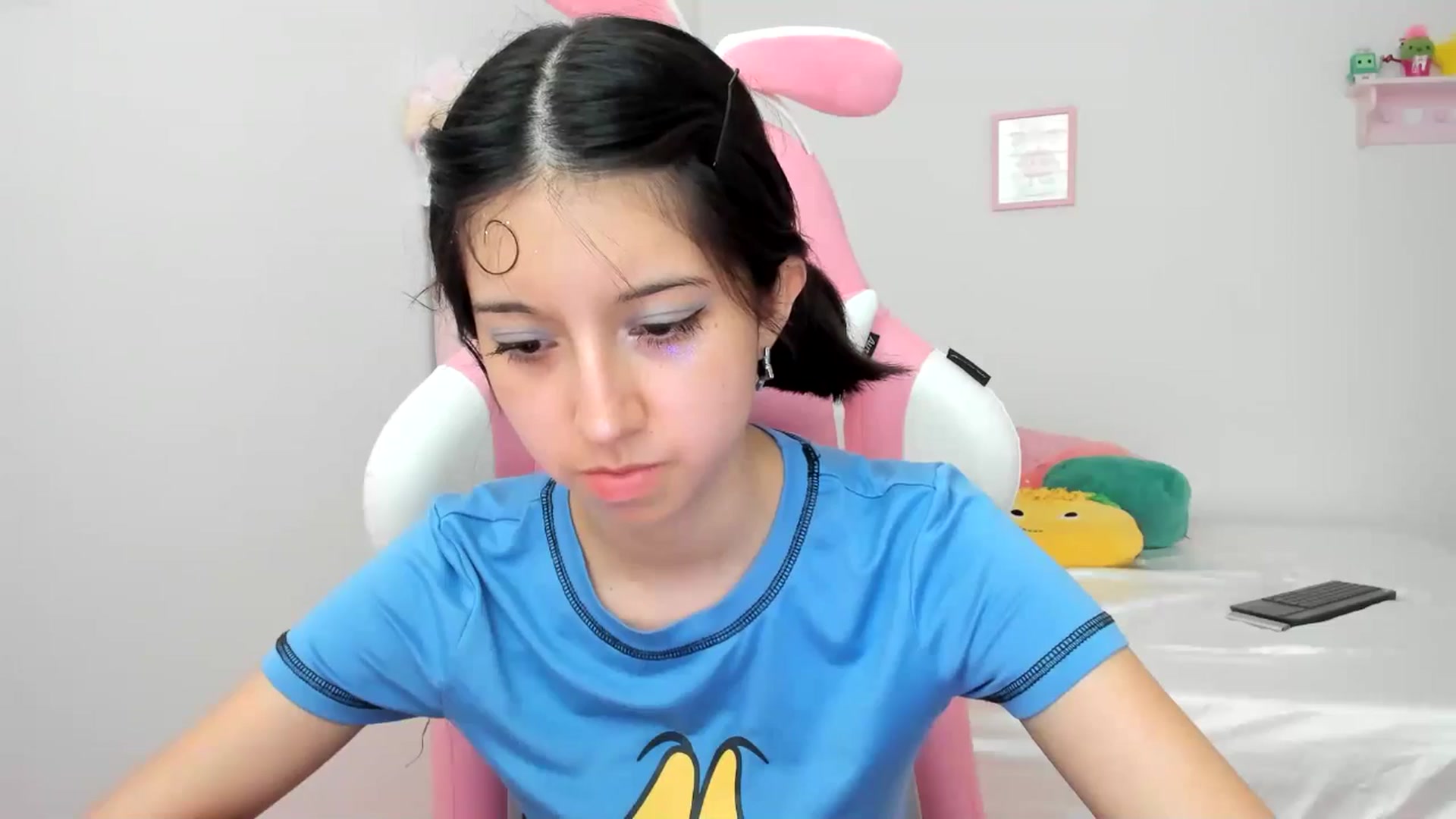 Gallery image thumbnail from Cherrycute666's myfreecams stream on, 07/06/2024, 23:33 image 11 of 20