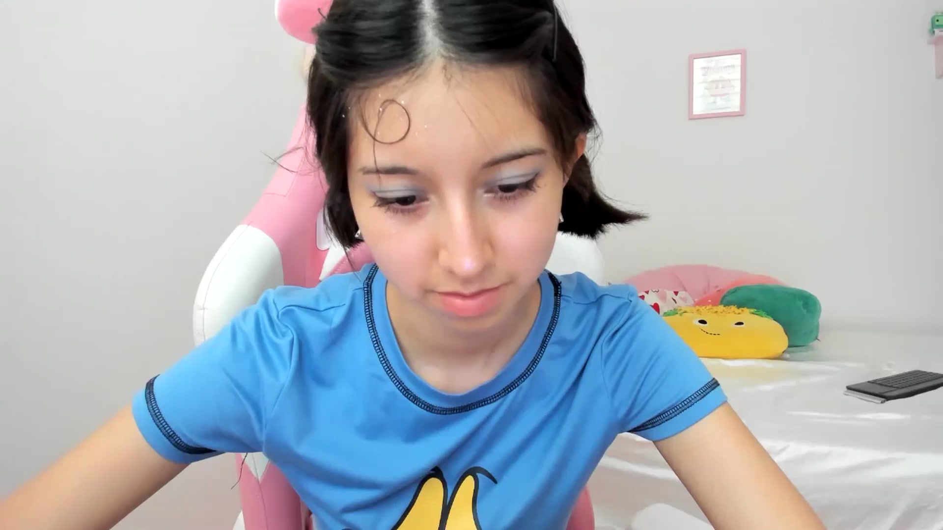 Gallery image thumbnail from Cherrycute666's myfreecams stream on, 07/06/2024, 23:33 image 15 of 20