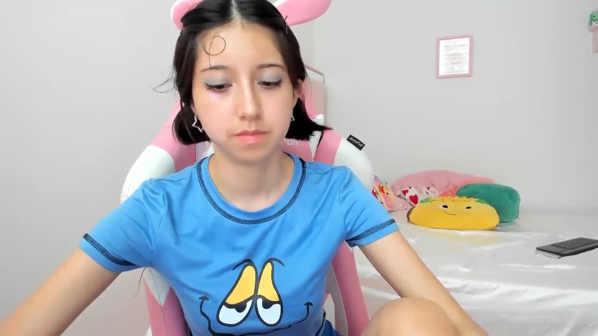 Gallery image thumbnail from Cherrycute666's myfreecams stream on, 07/06/2024, 23:33 image 14 of 20