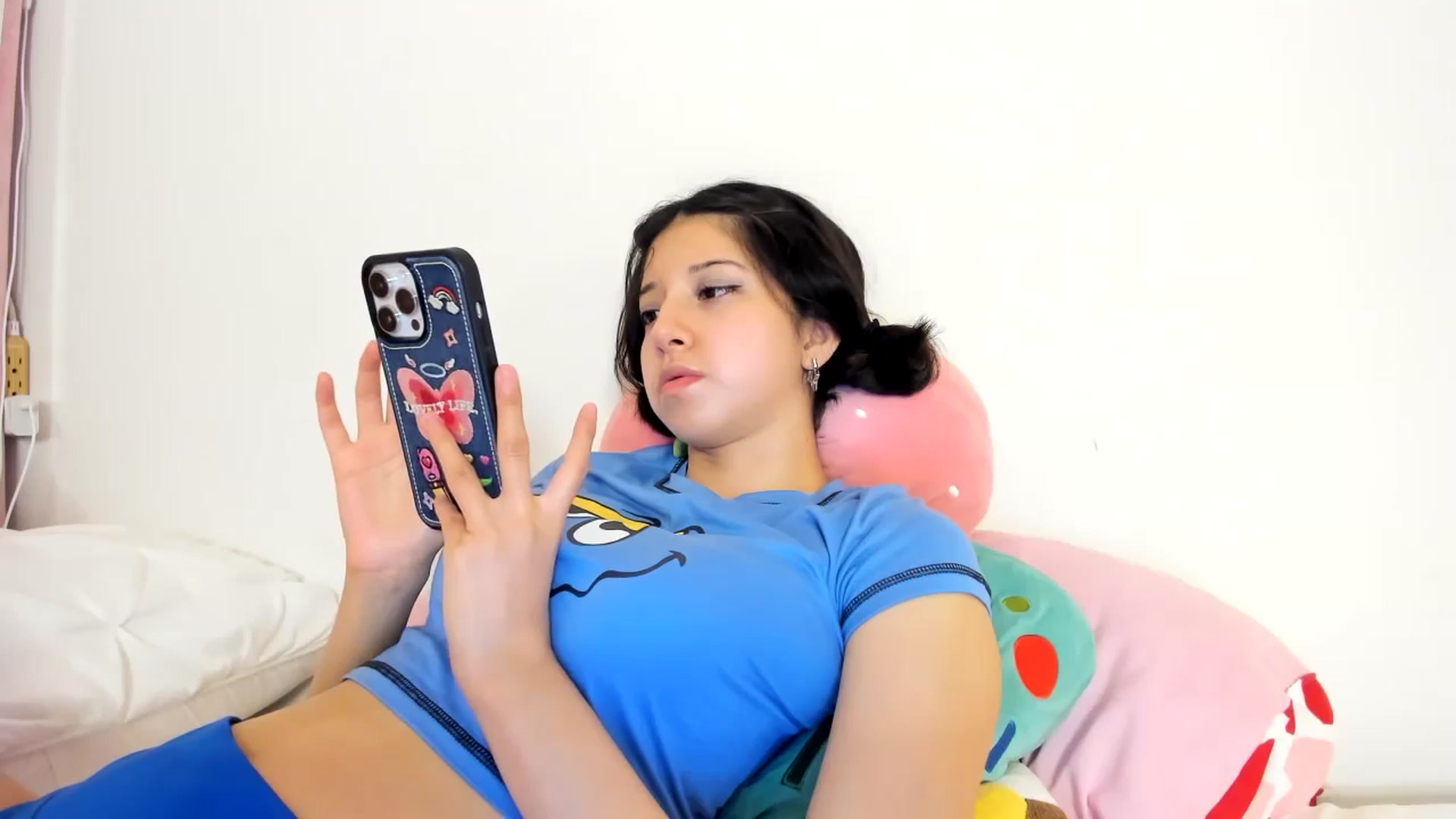 Gallery image thumbnail from Cherrycute666's myfreecams stream on, 07/07/2024, 10:39 image 11 of 20