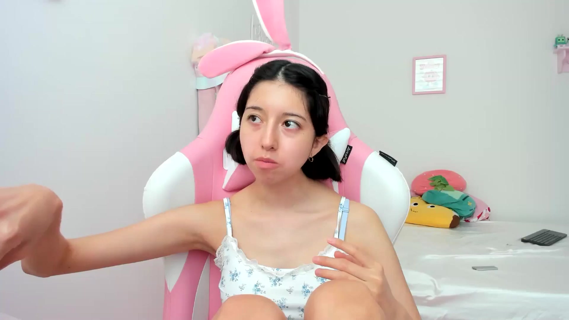 Gallery image thumbnail from Cherrycute666's myfreecams stream on, 07/07/2024, 20:35 image 19 of 20