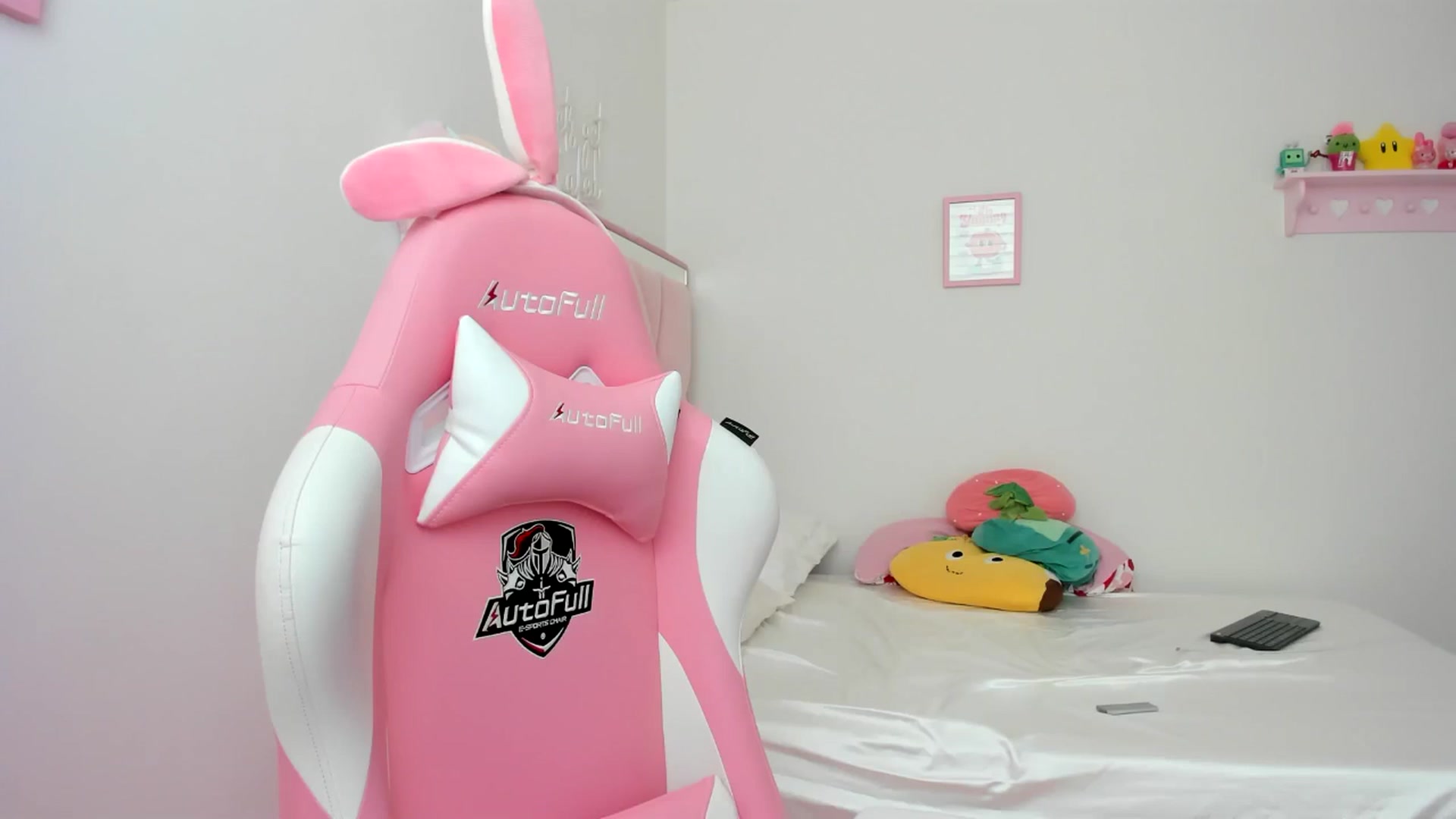 Gallery image thumbnail from Cherrycute666's myfreecams stream on, 07/07/2024, 20:35 image 1 of 20
