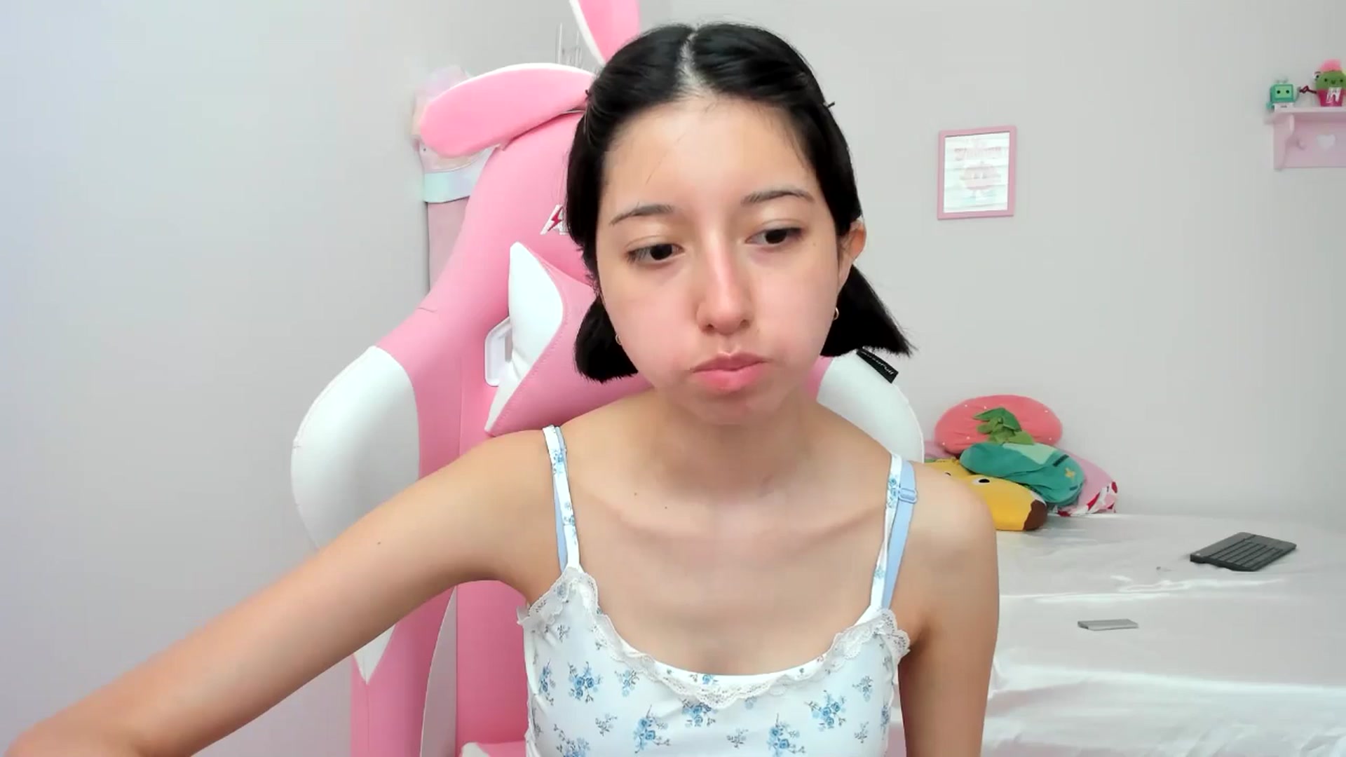 Gallery image thumbnail from Cherrycute666's myfreecams stream on, 07/07/2024, 20:35 image 16 of 20